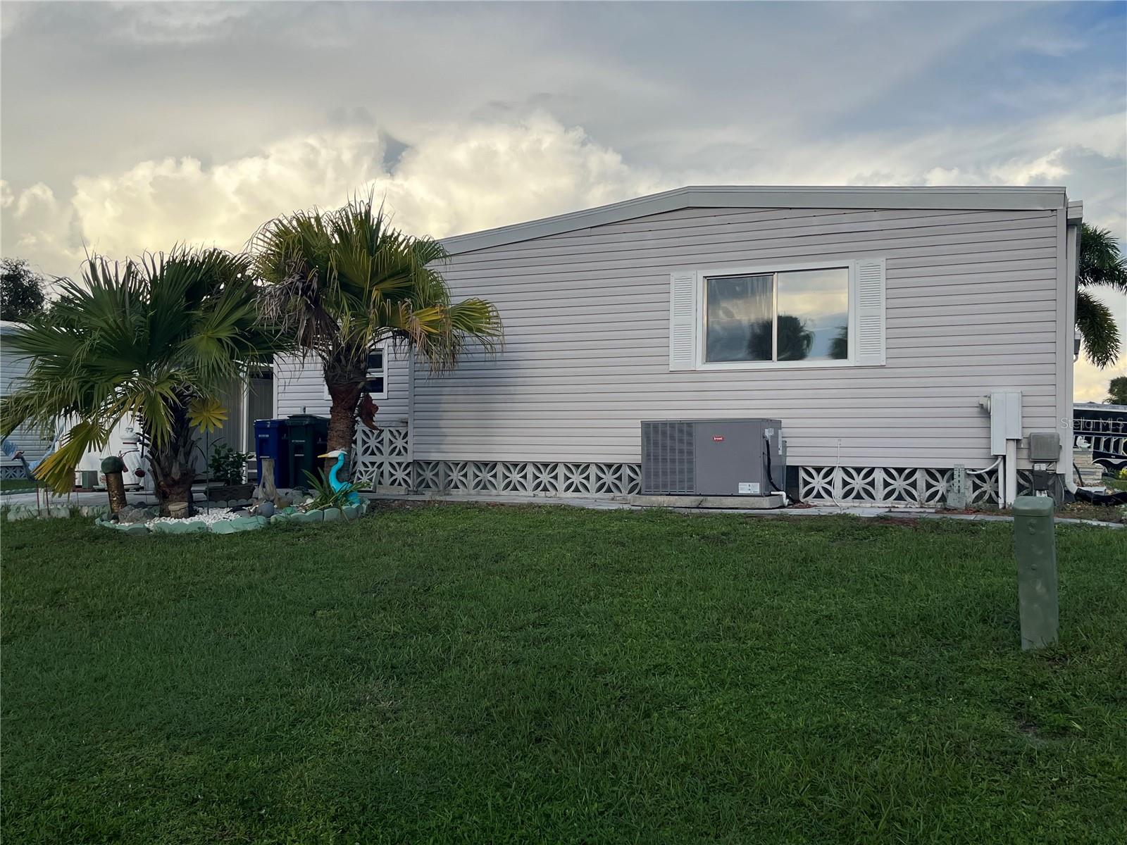 804 CERVINA DR N — photo 26