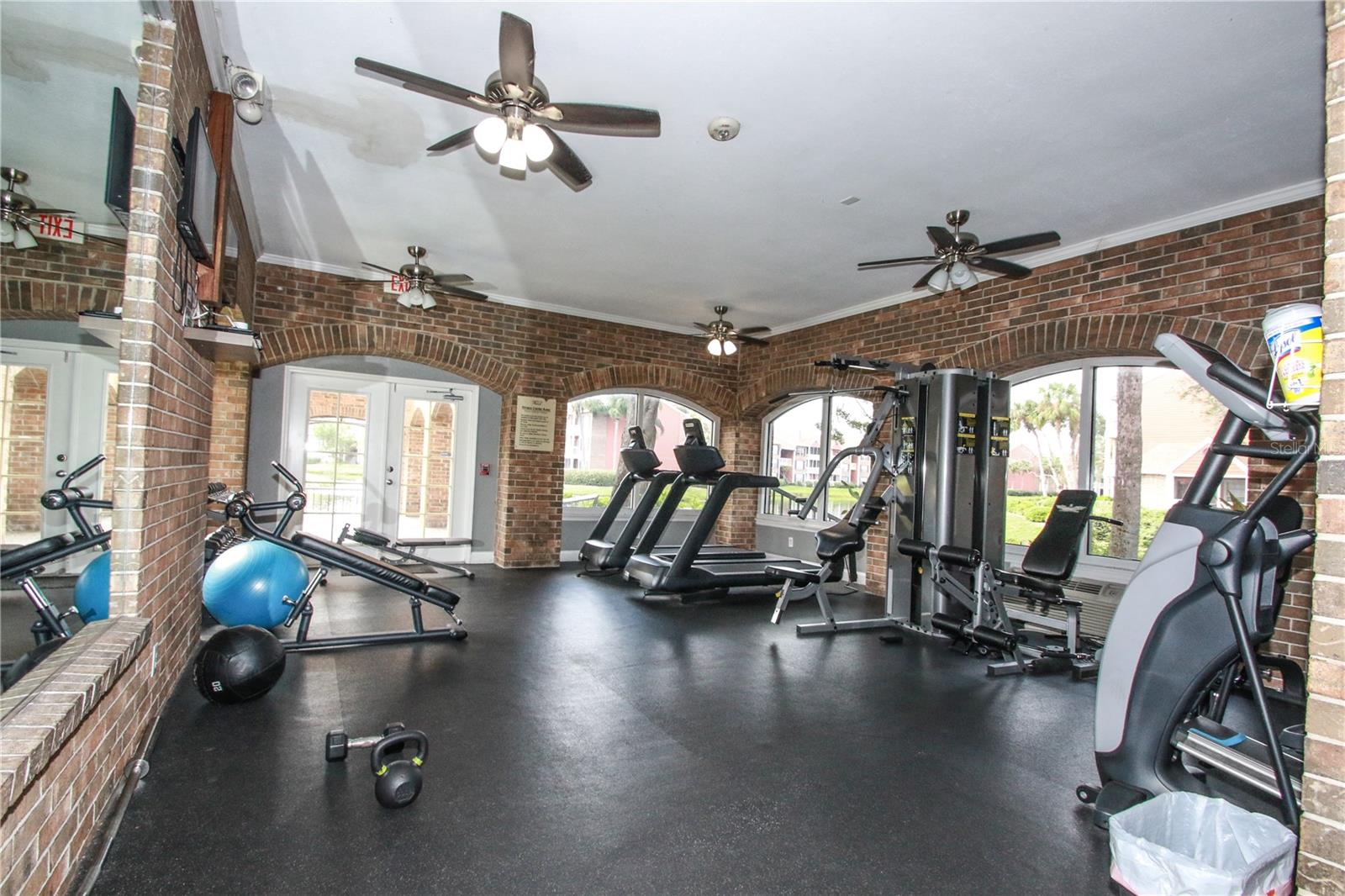 10200 GANDY BLVD N #1135 — photo 11