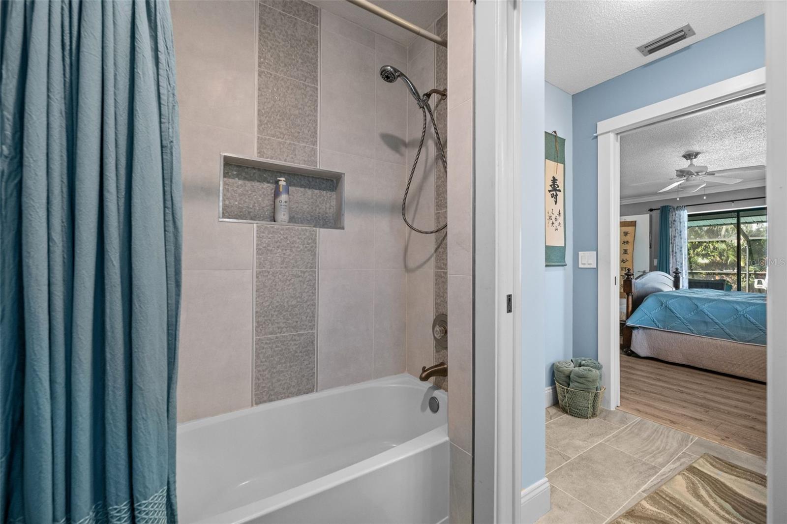 518 DOVER DR S — photo 35