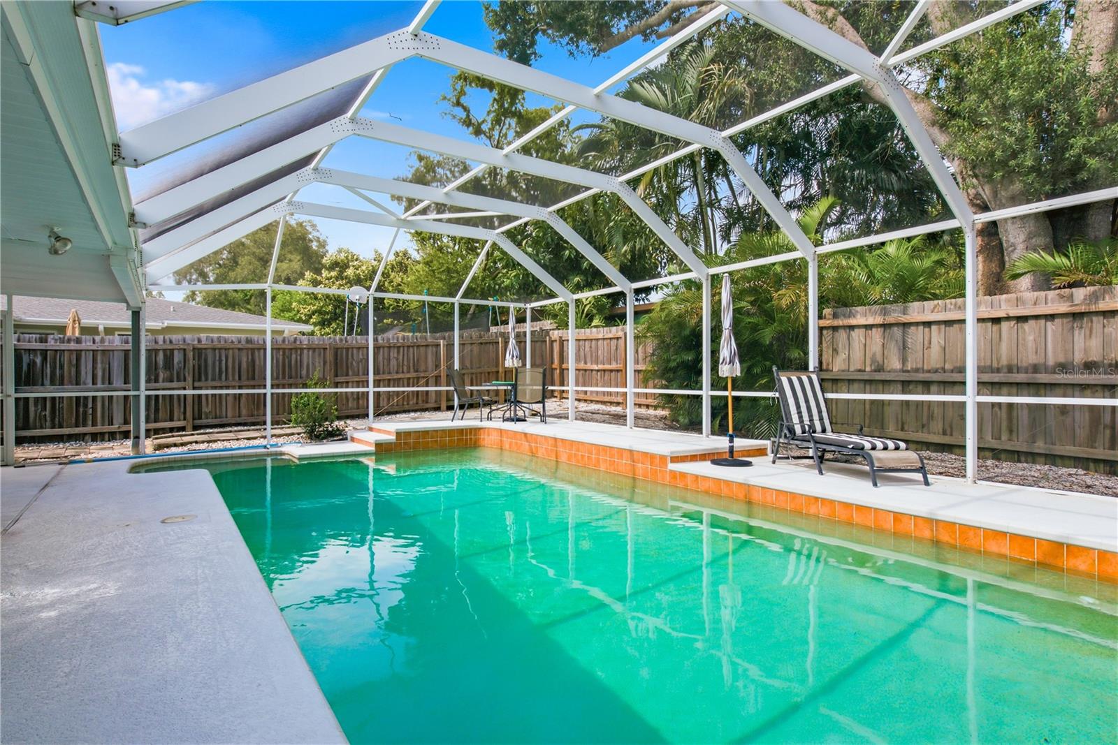 233 WESTWINDS DR — photo 39