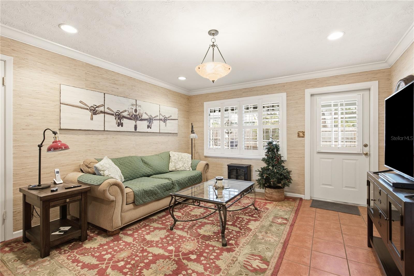 233 WESTWINDS DR — photo 10
