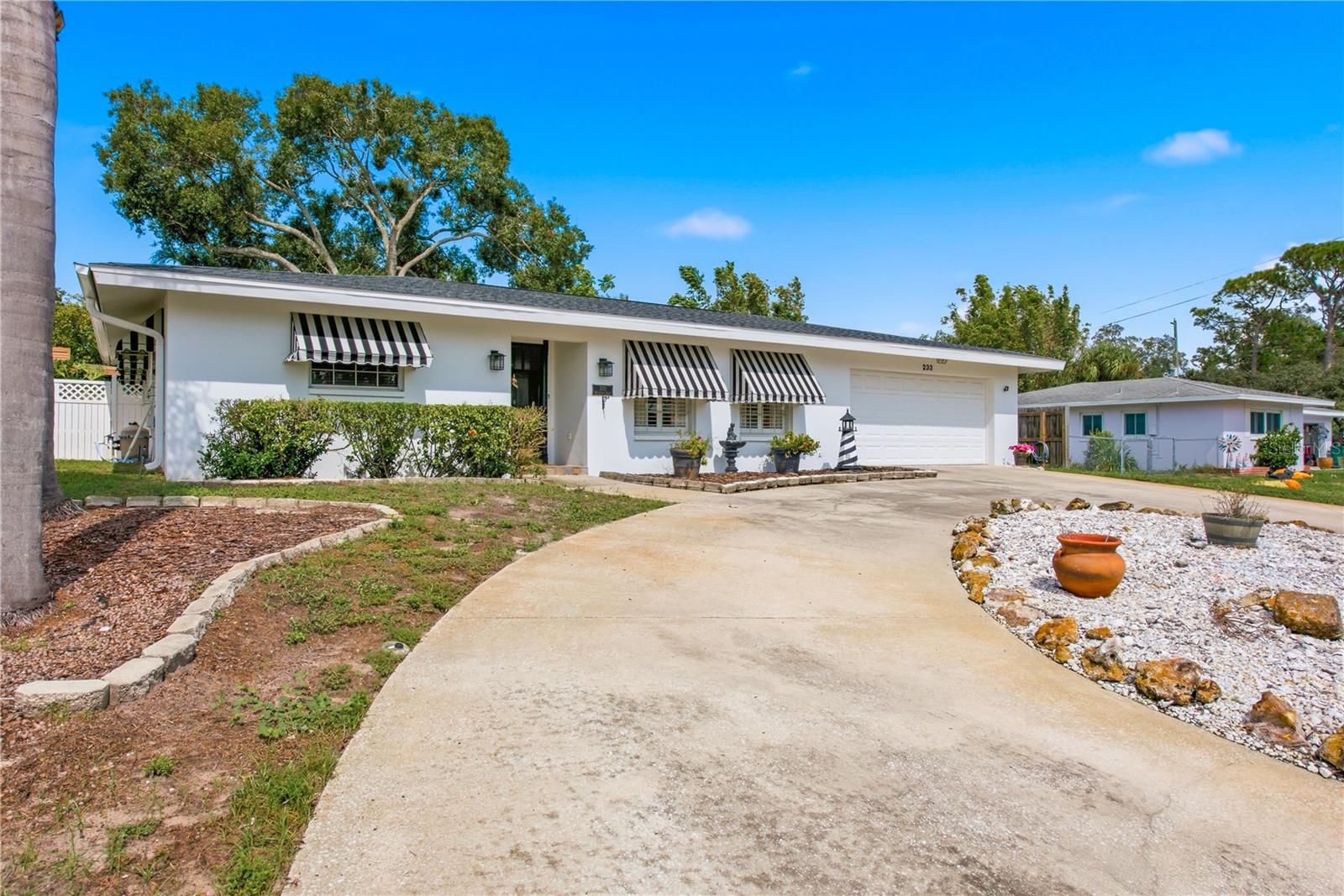 233 WESTWINDS DR — photo 3