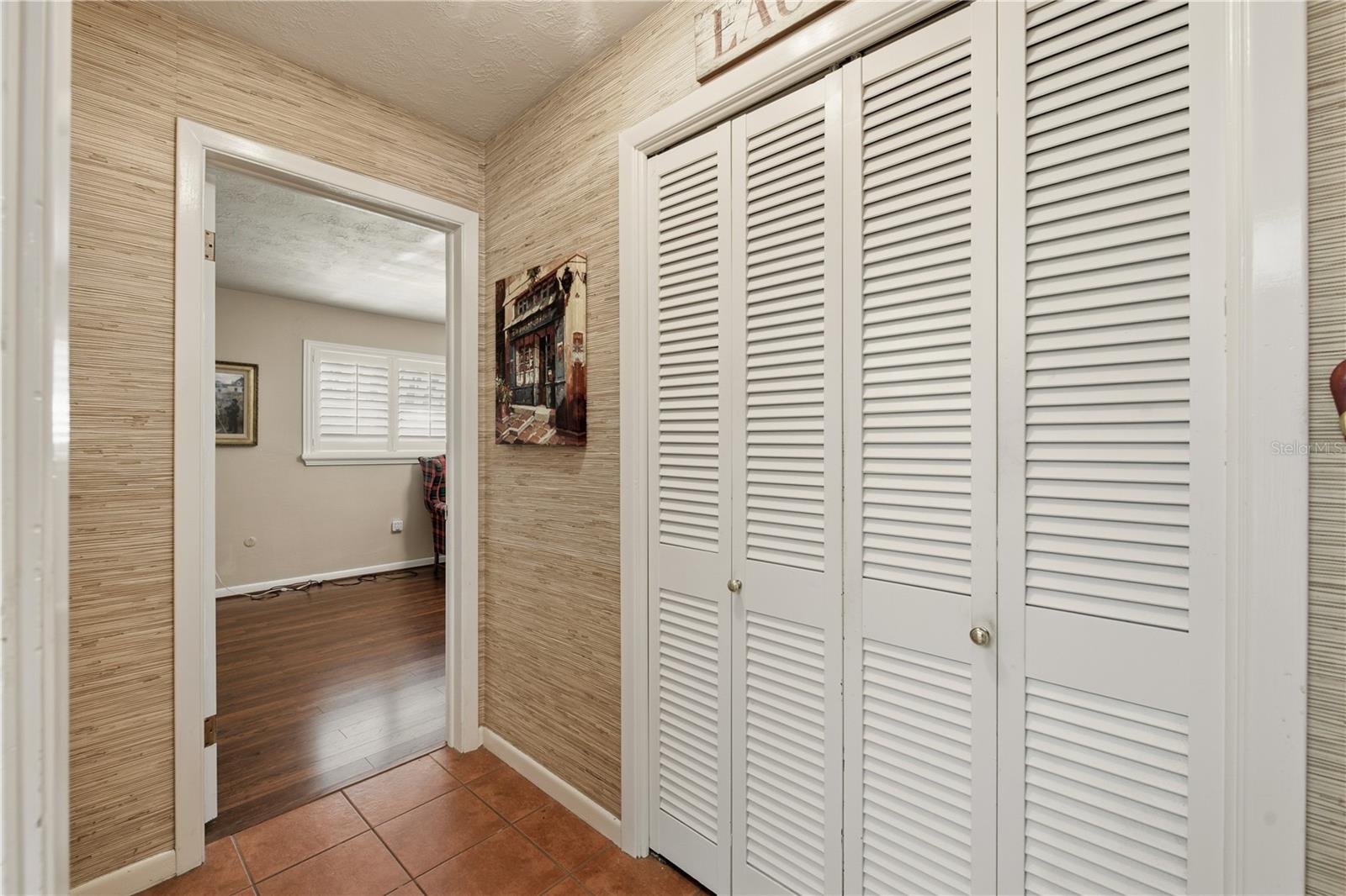 233 WESTWINDS DR — photo 29