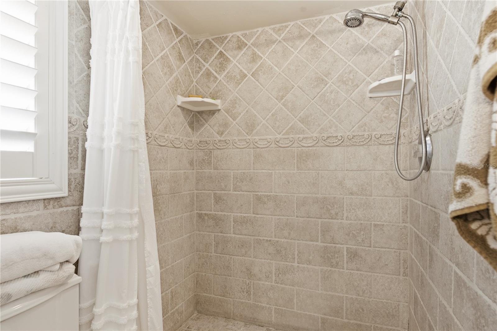 233 WESTWINDS DR — photo 23