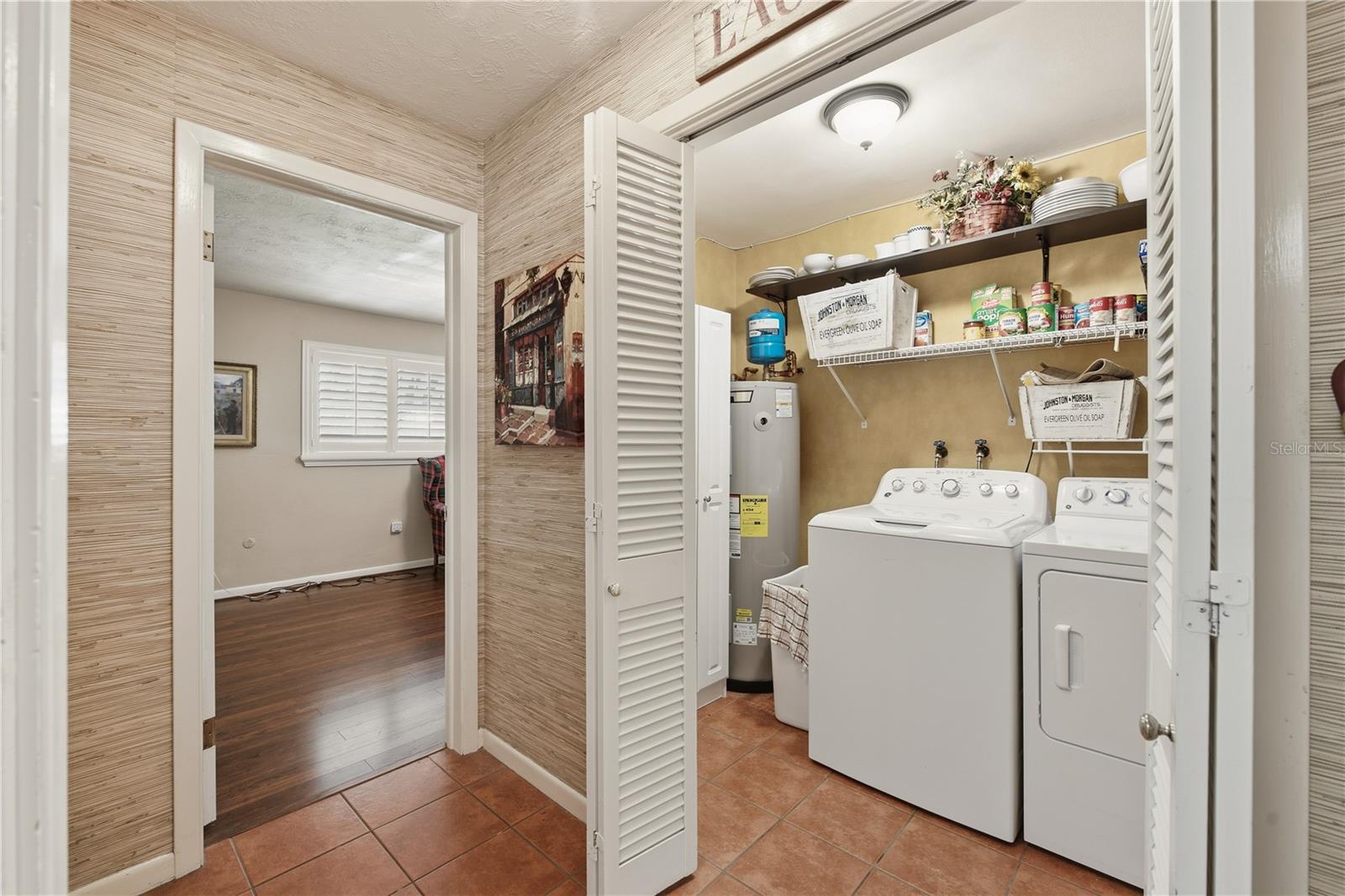 233 WESTWINDS DR — photo 30