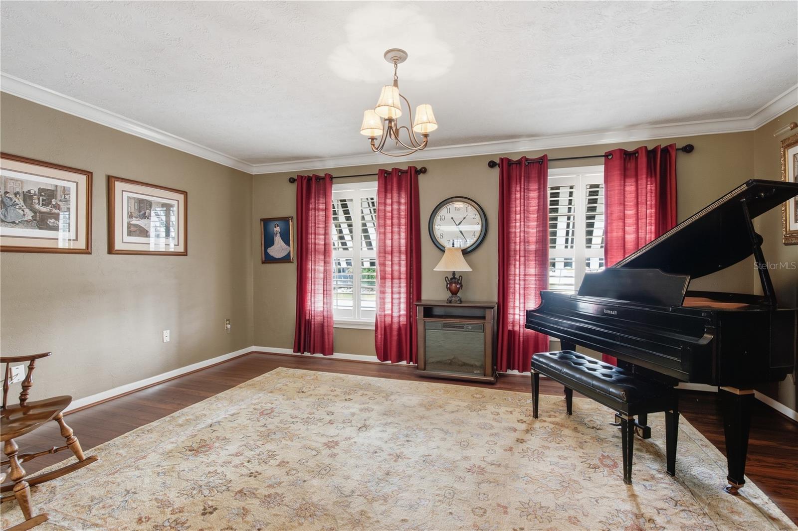 233 WESTWINDS DR — photo 8