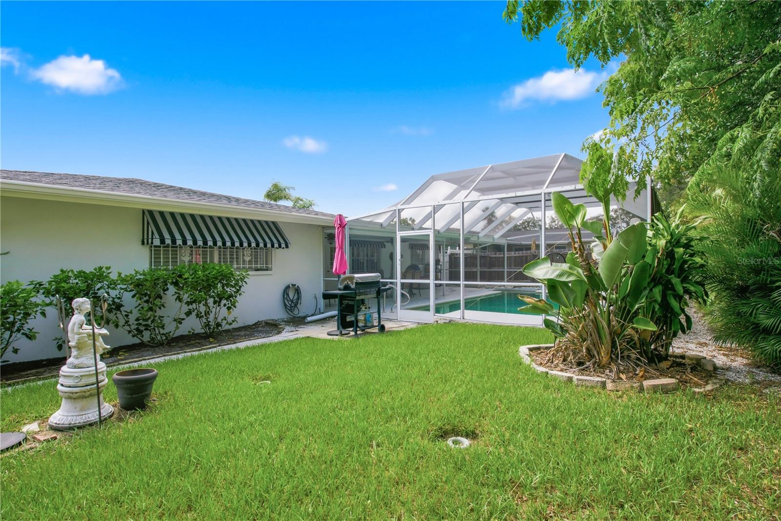233 WESTWINDS DR — photo 43