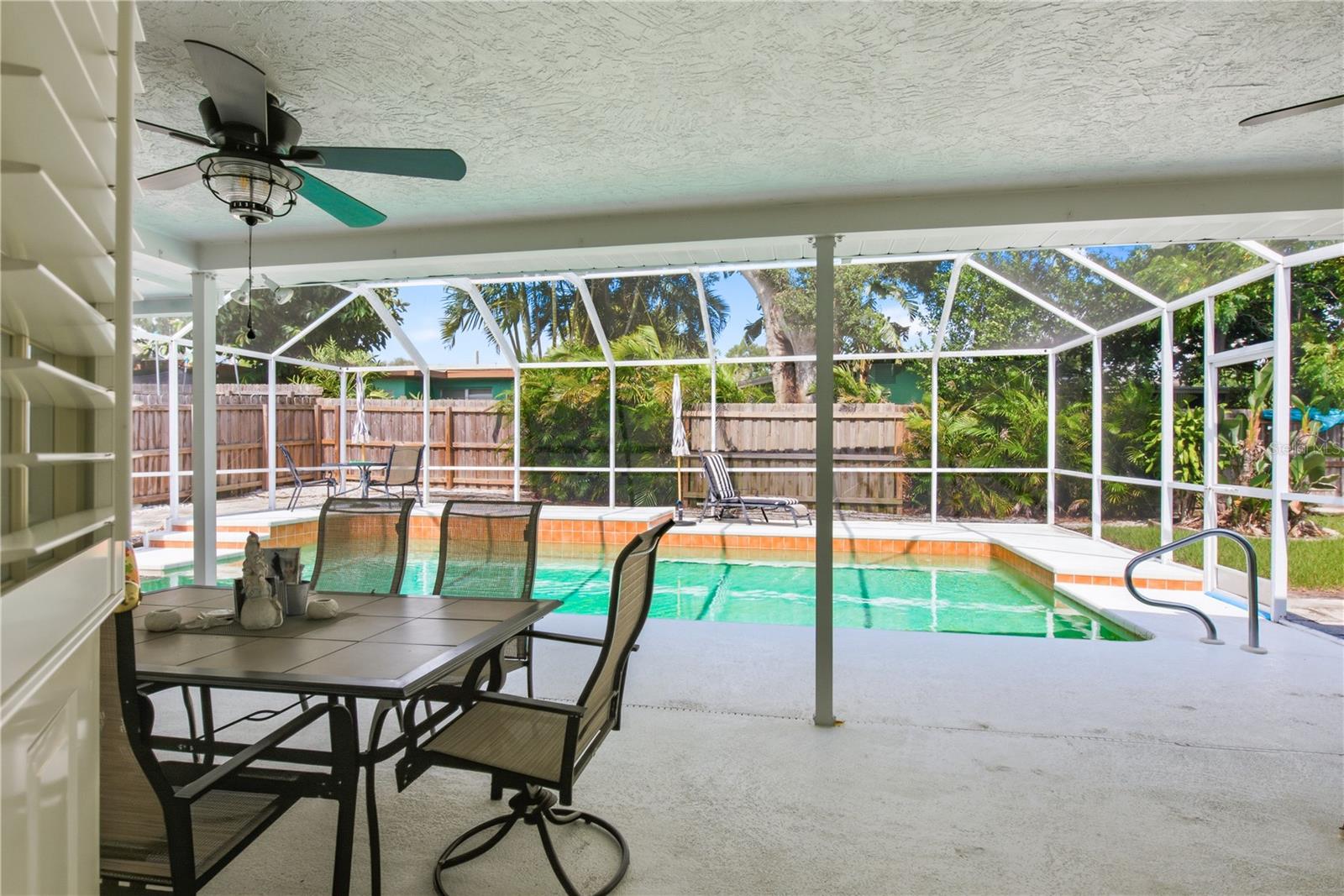233 WESTWINDS DR — photo 32