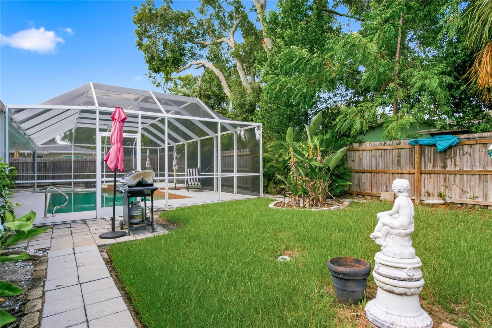 233 WESTWINDS DR — photo 42