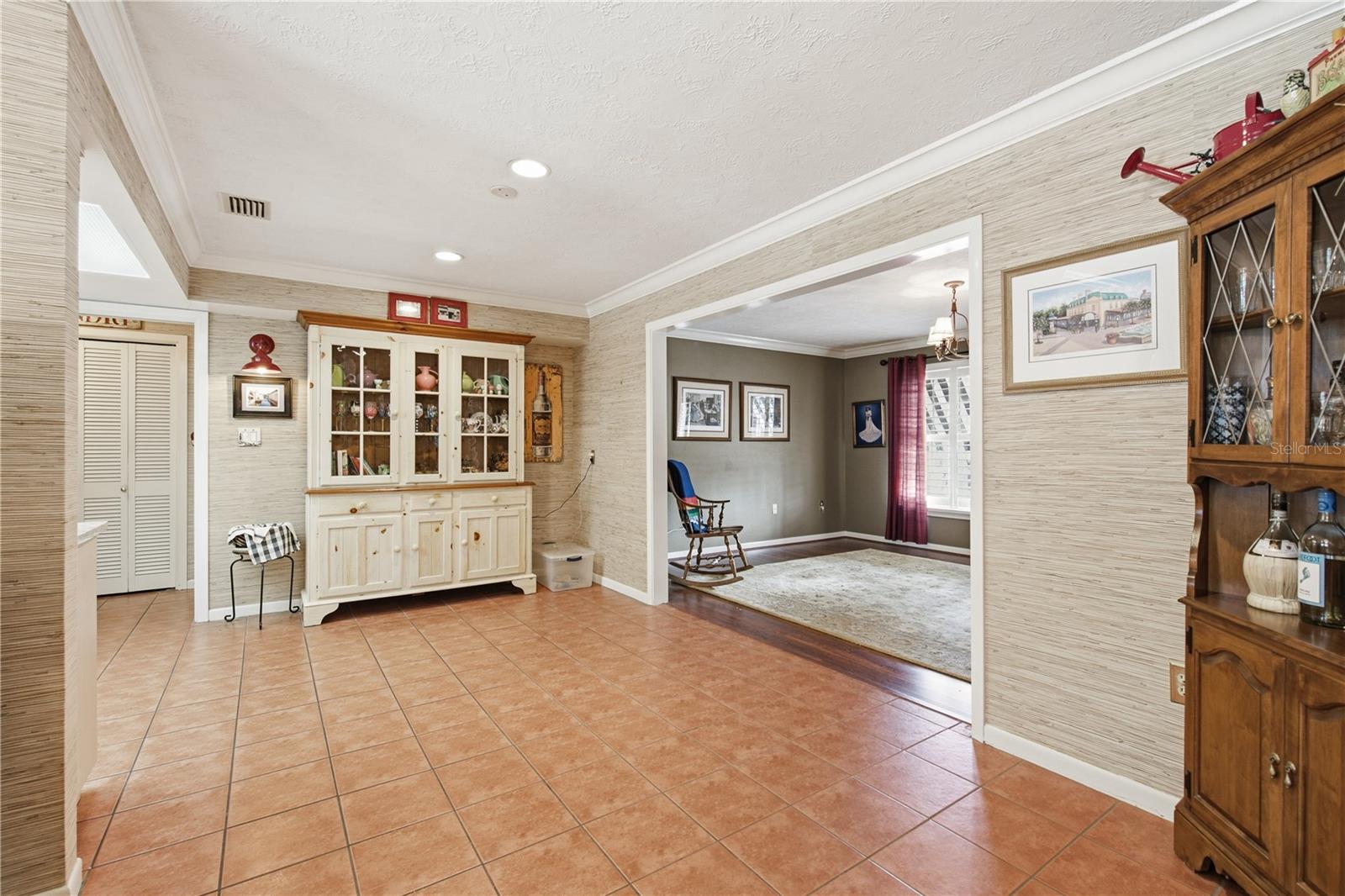 233 WESTWINDS DR — photo 13