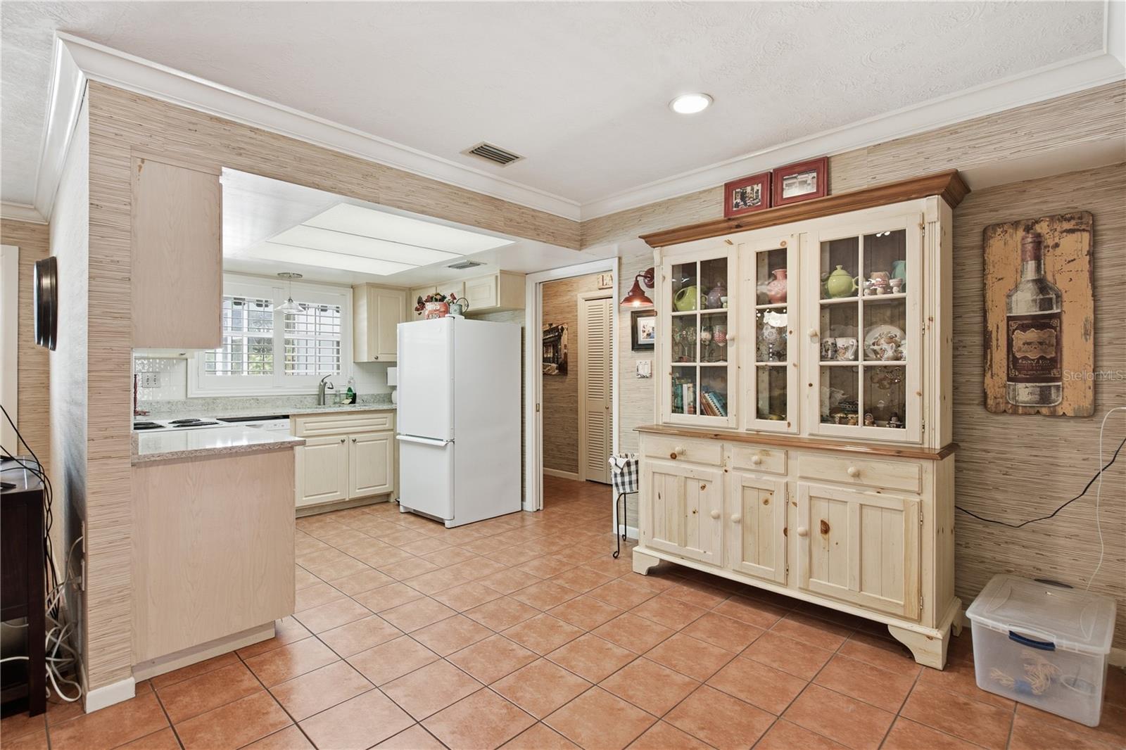 233 WESTWINDS DR — photo 14