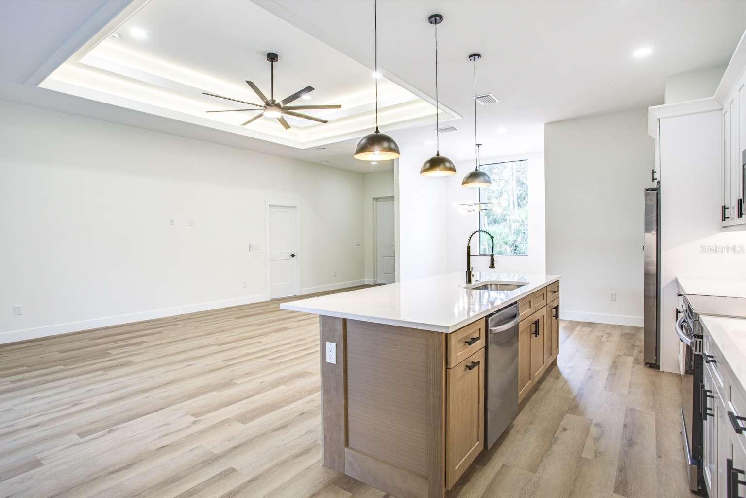 5752 SHAFFER AVE — photo 13