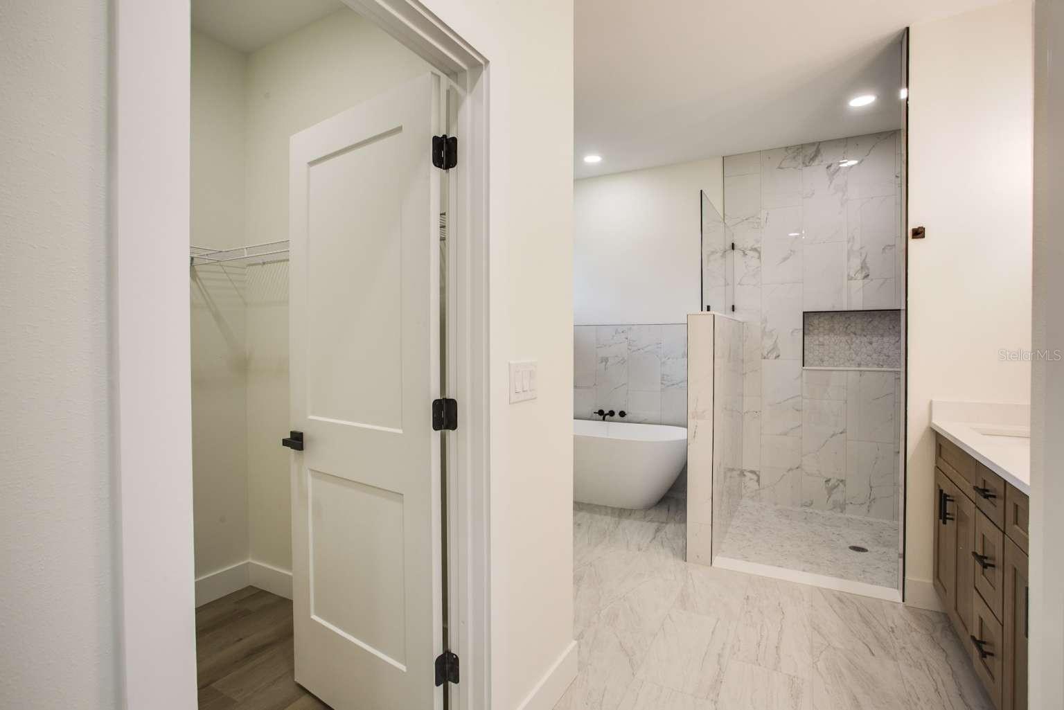 5752 SHAFFER AVE — photo 28