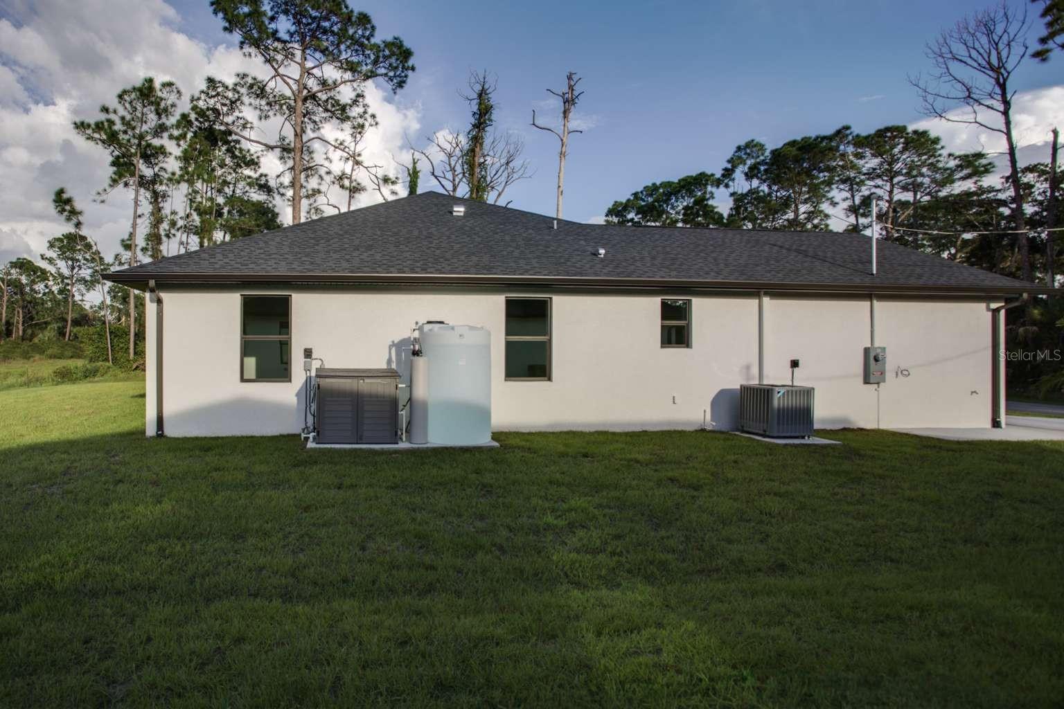 5752 SHAFFER AVE — photo 37