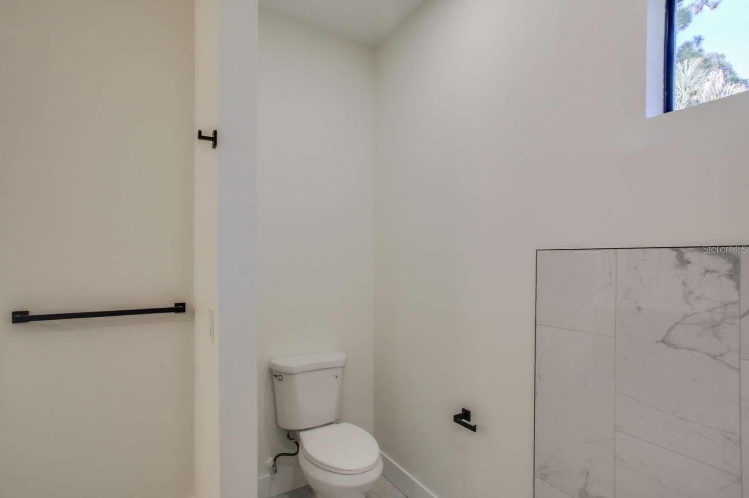 5752 SHAFFER AVE — photo 27