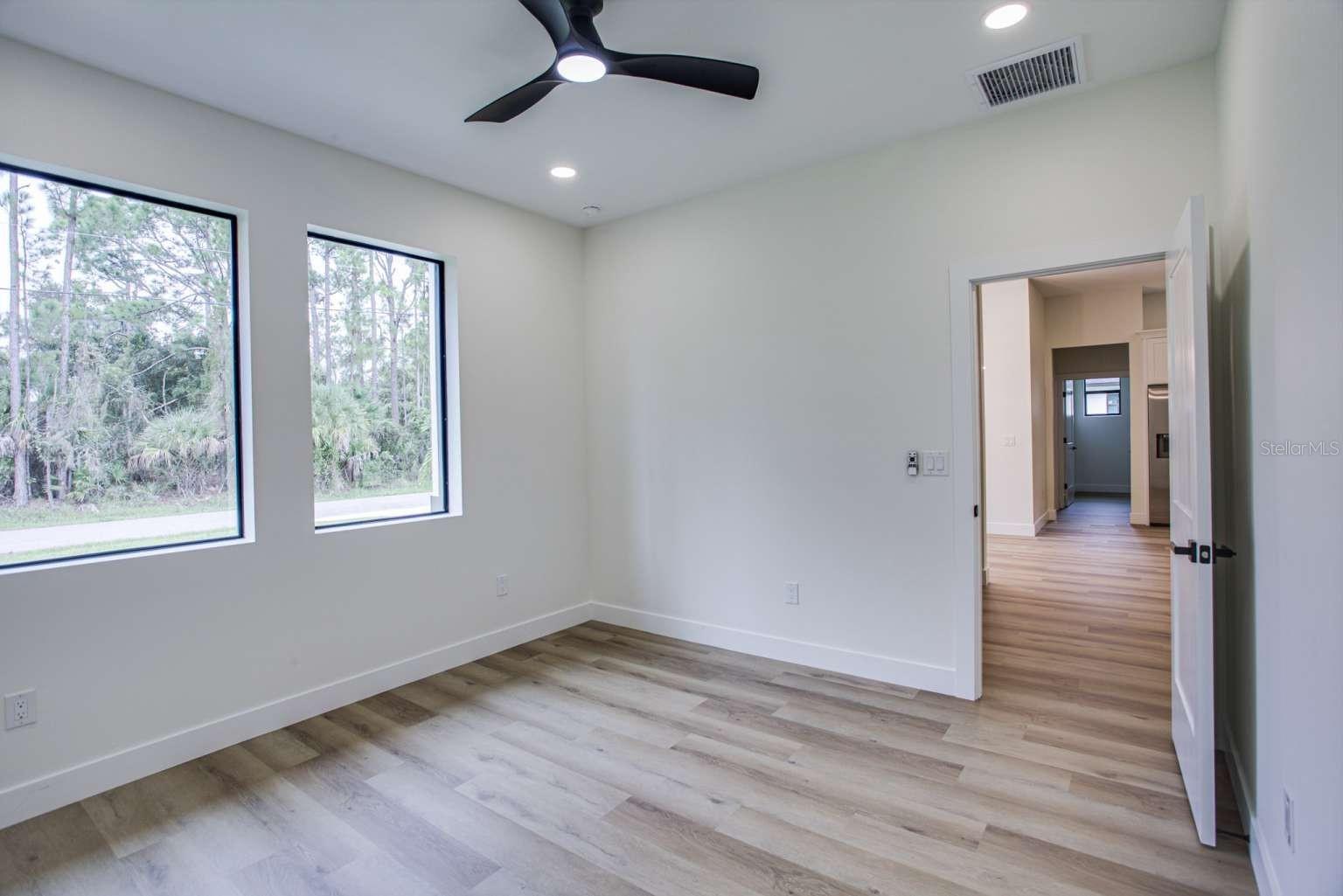 5752 SHAFFER AVE — photo 16
