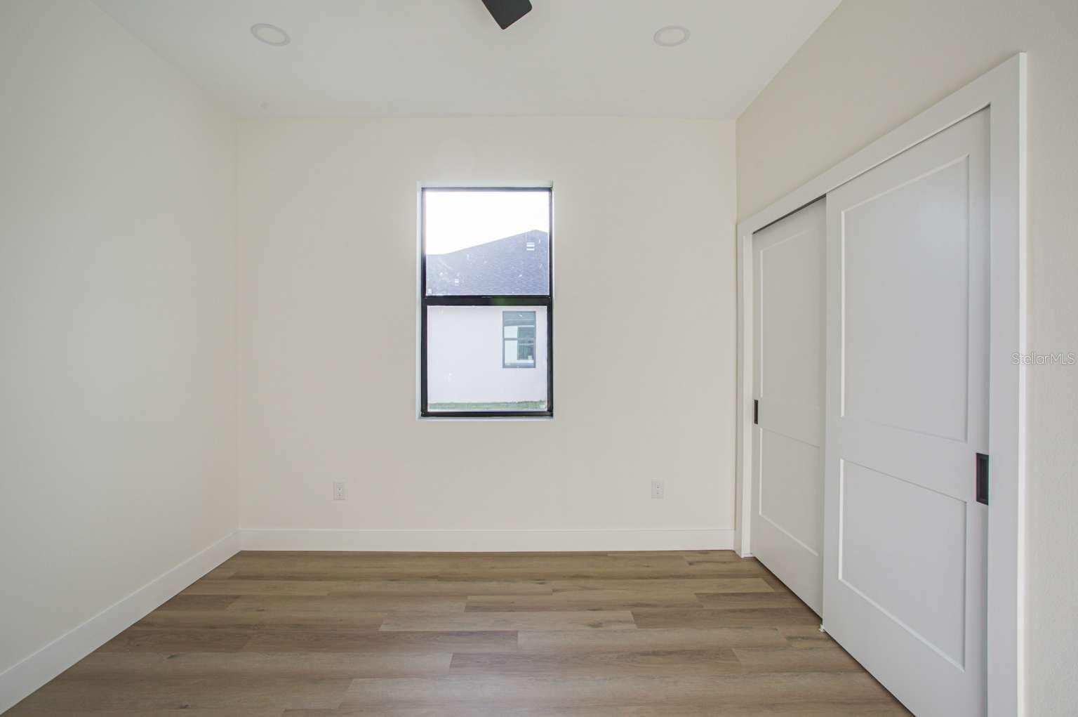 5752 SHAFFER AVE — photo 32