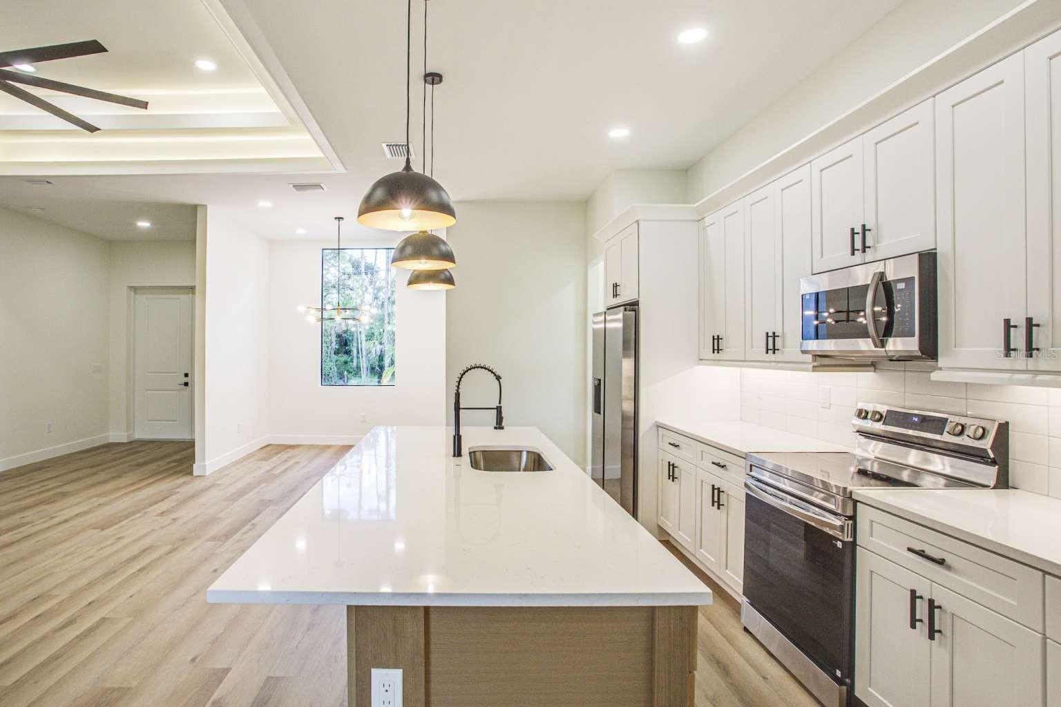 5752 SHAFFER AVE — photo 12