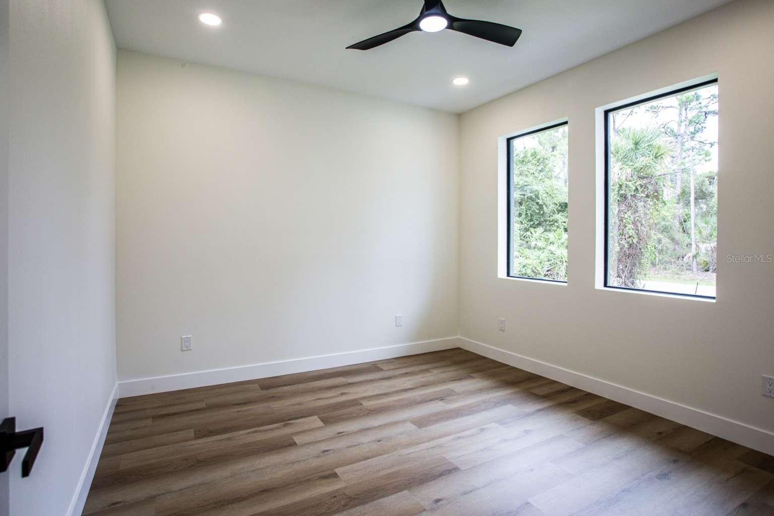 5752 SHAFFER AVE — photo 17
