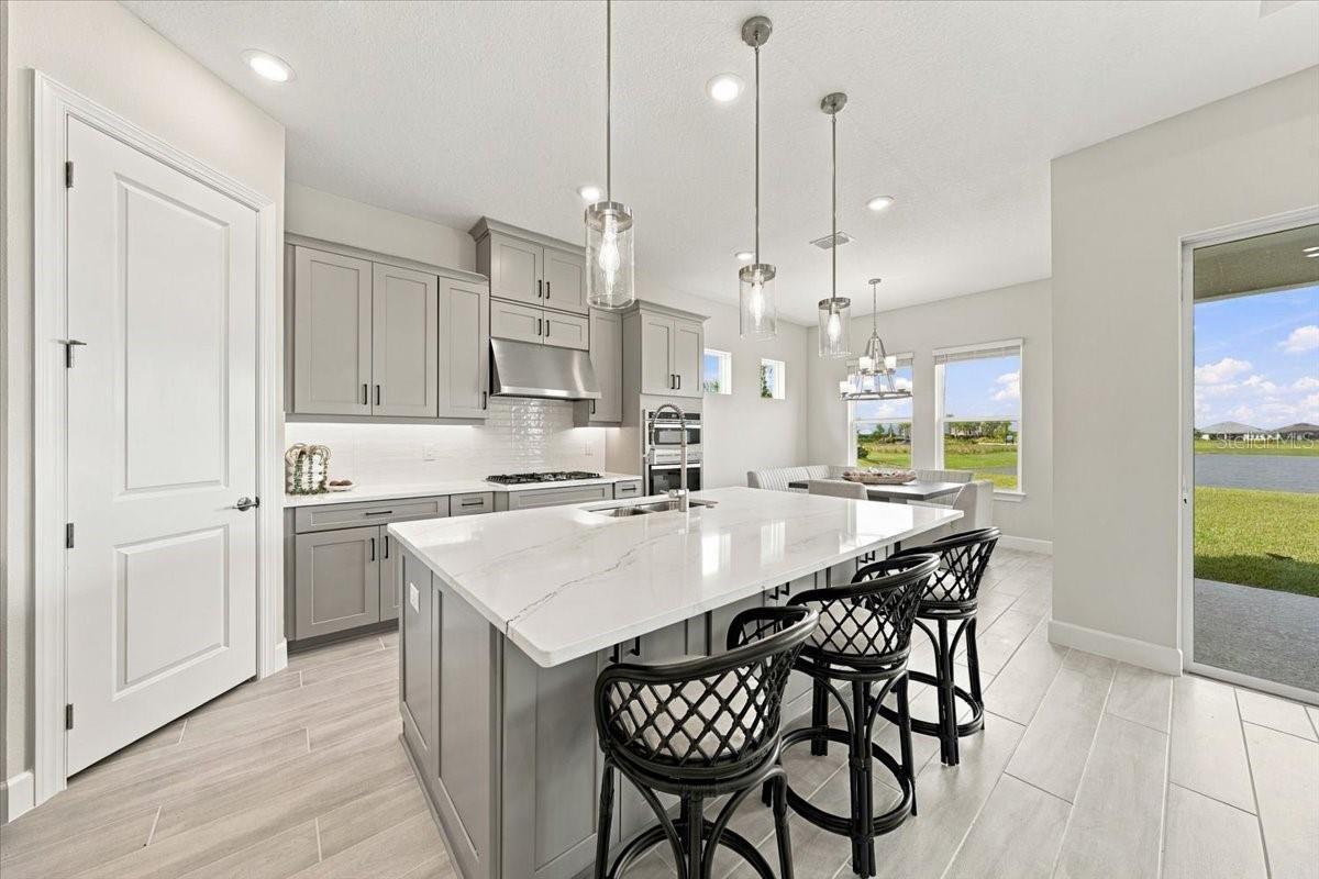 13705 IONA AVE — photo 14