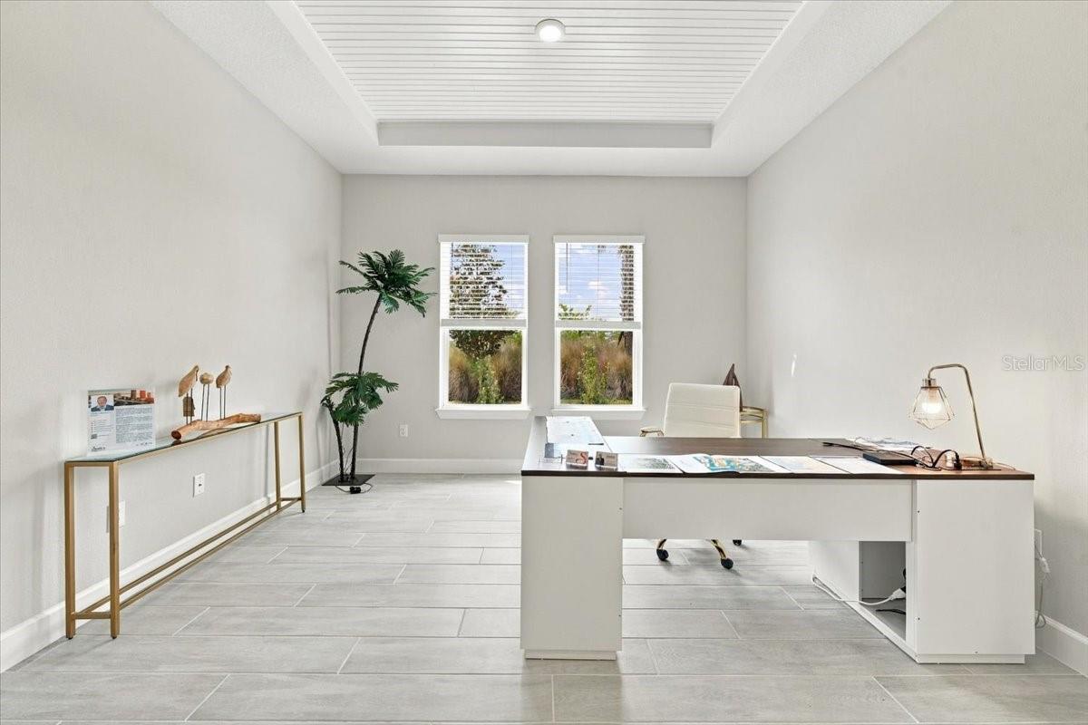 13705 IONA AVE — photo 29