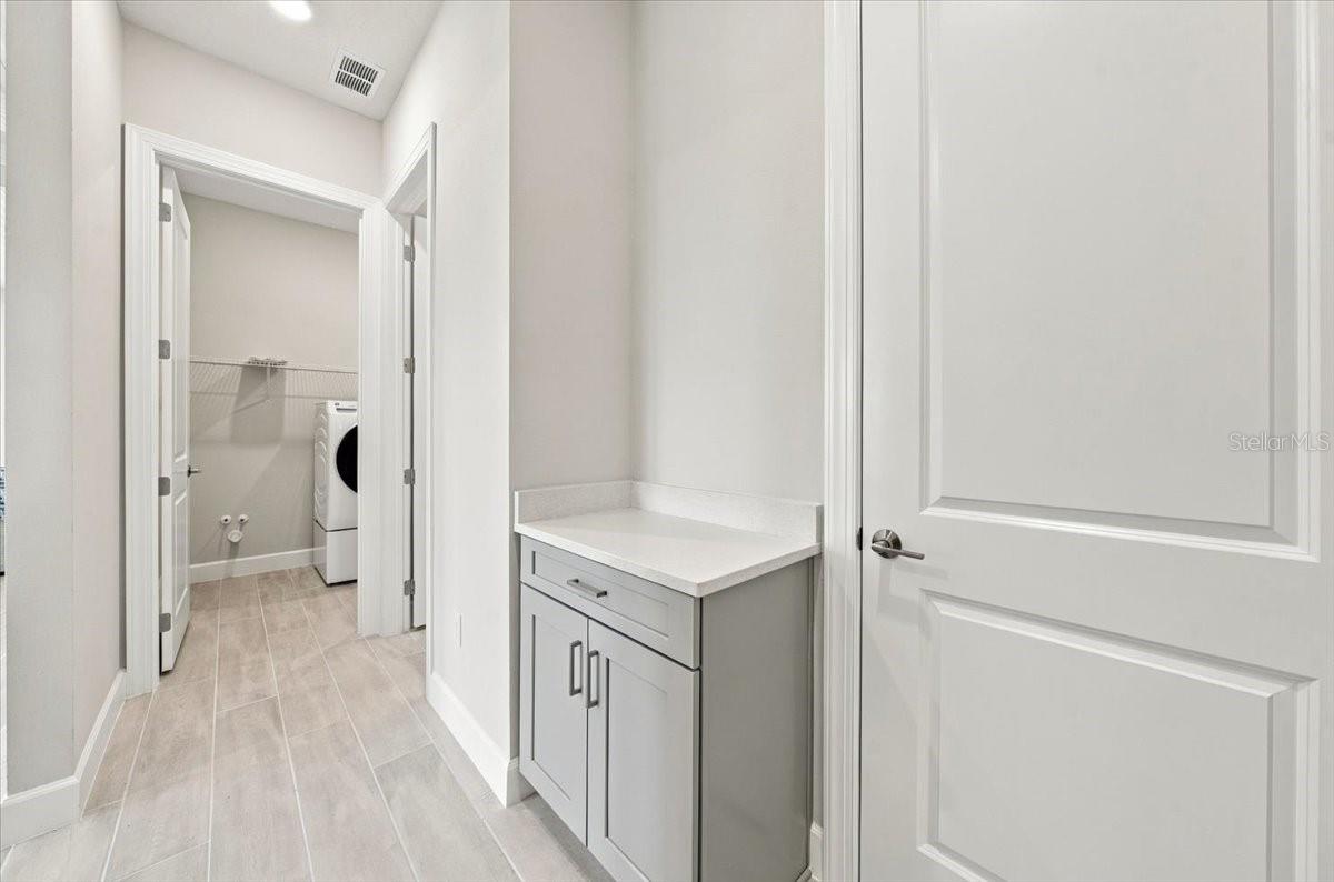 13705 IONA AVE — photo 35