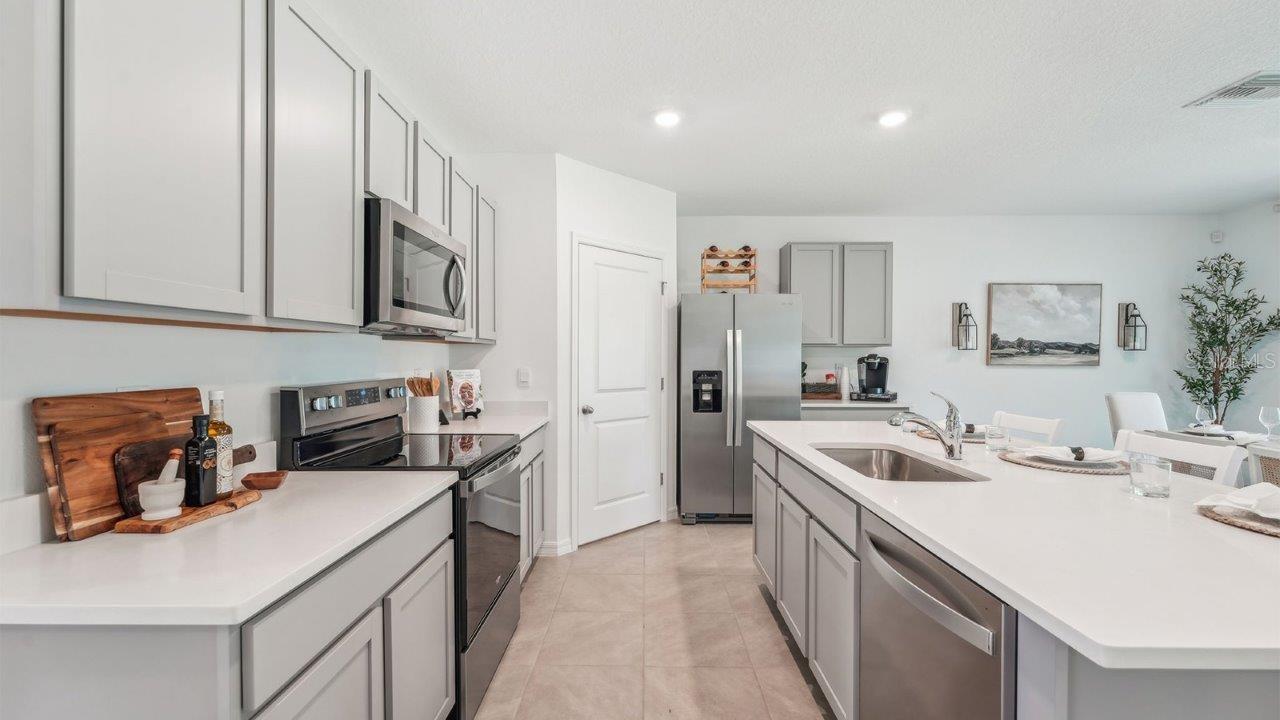 7650 WHEAT STONE DR — photo 4
