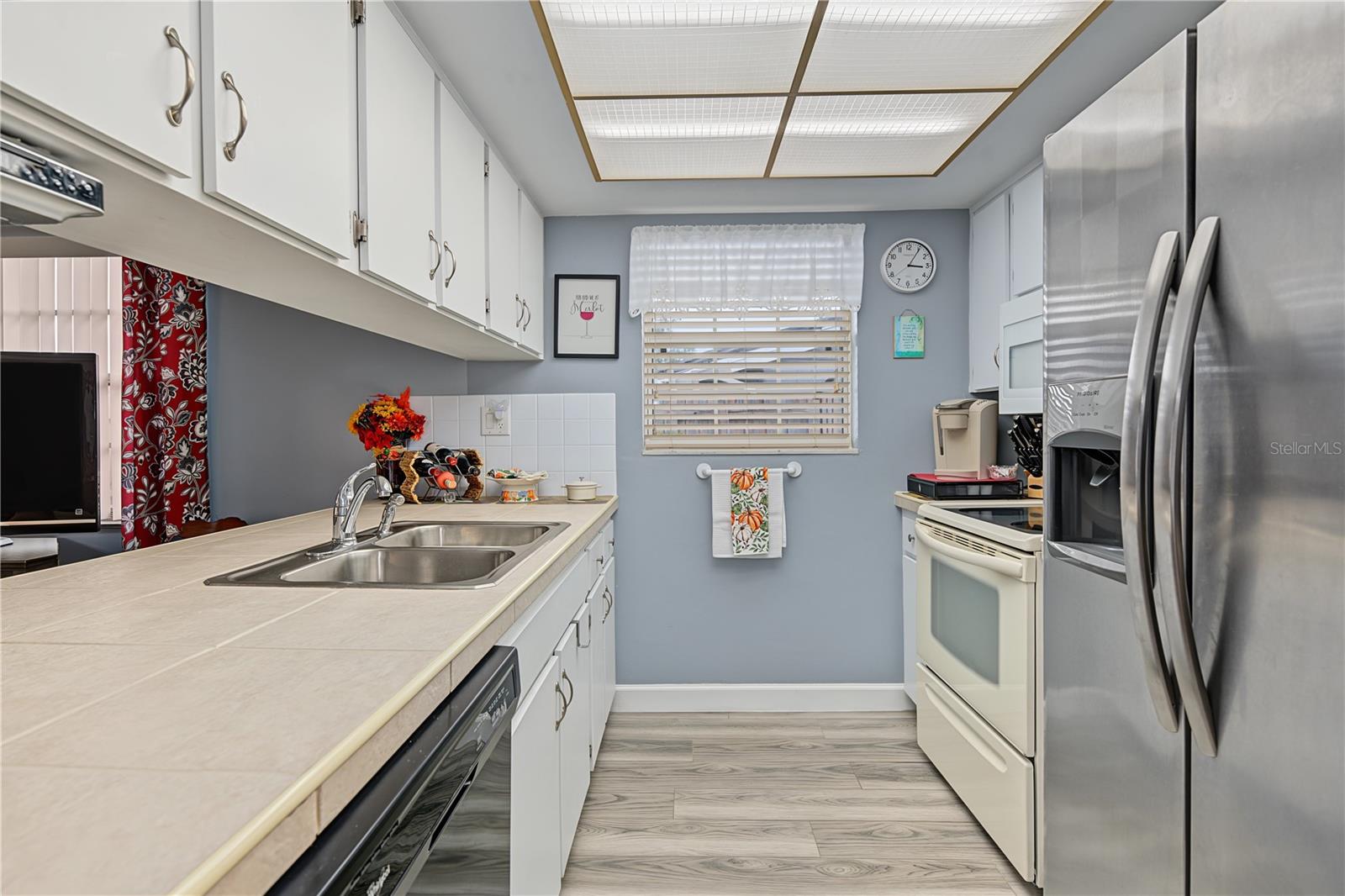 7512 HOLLY LAKE LN — photo 10