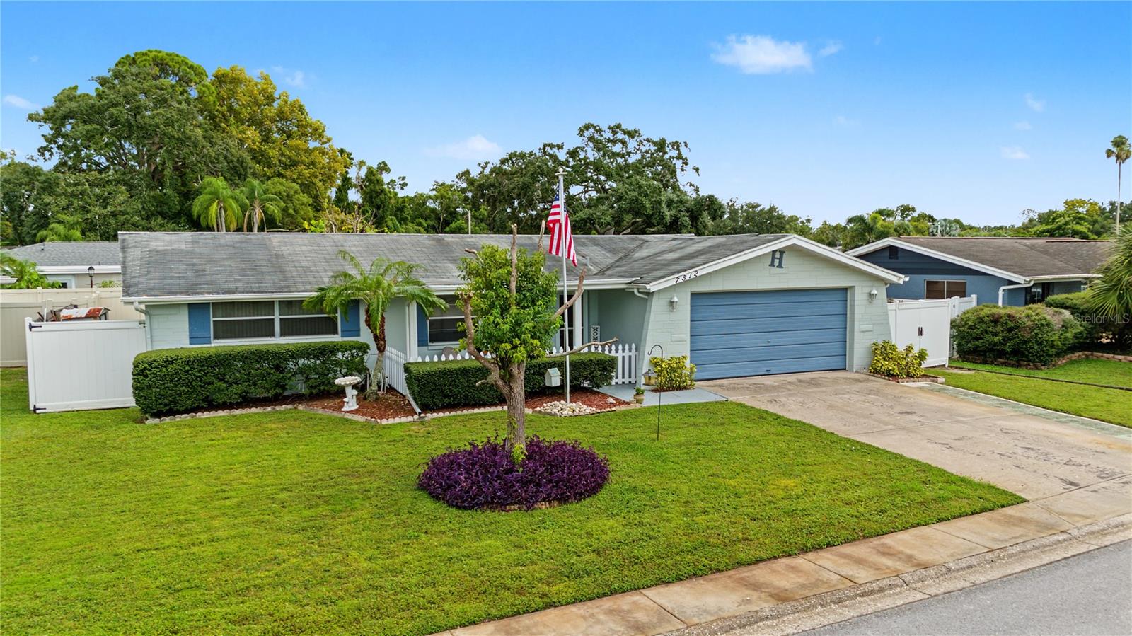 7512 HOLLY LAKE LN — photo 32