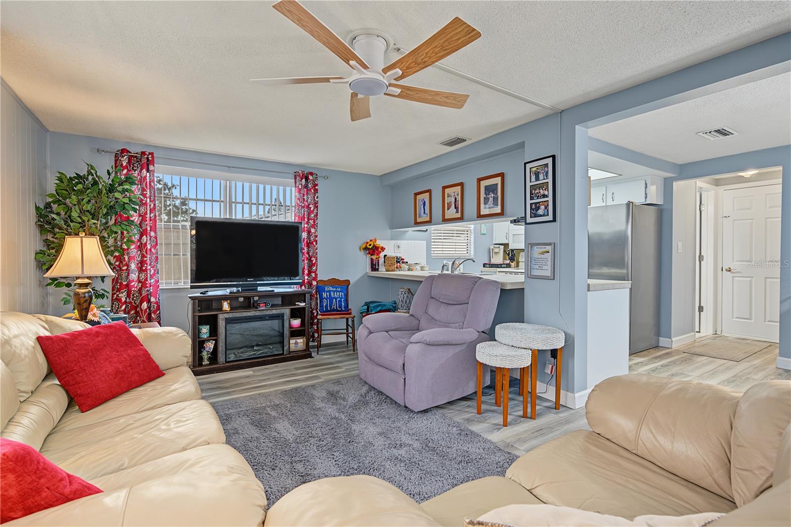 7512 HOLLY LAKE LN — photo 18