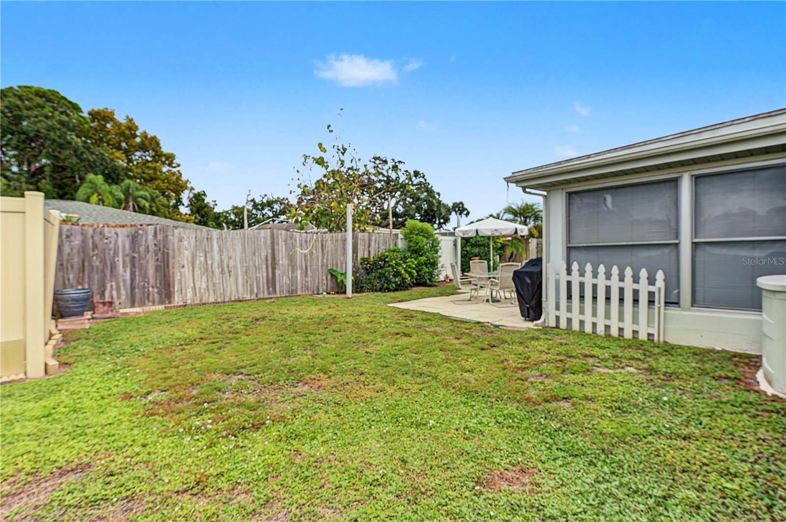 7512 HOLLY LAKE LN — photo 29