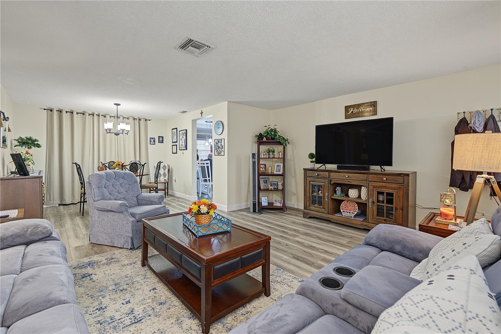 7512 HOLLY LAKE LN — photo 6