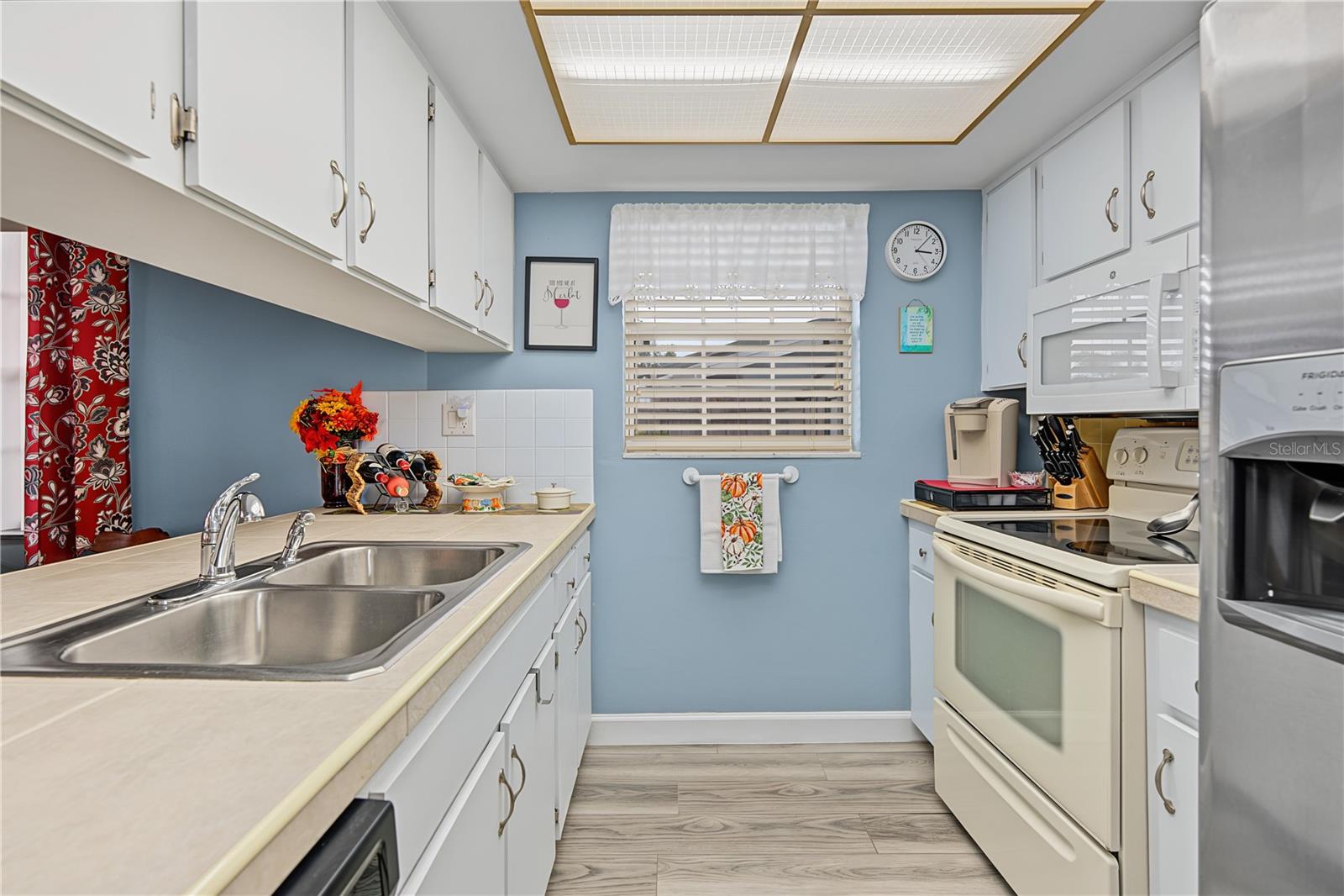 7512 HOLLY LAKE LN — photo 12