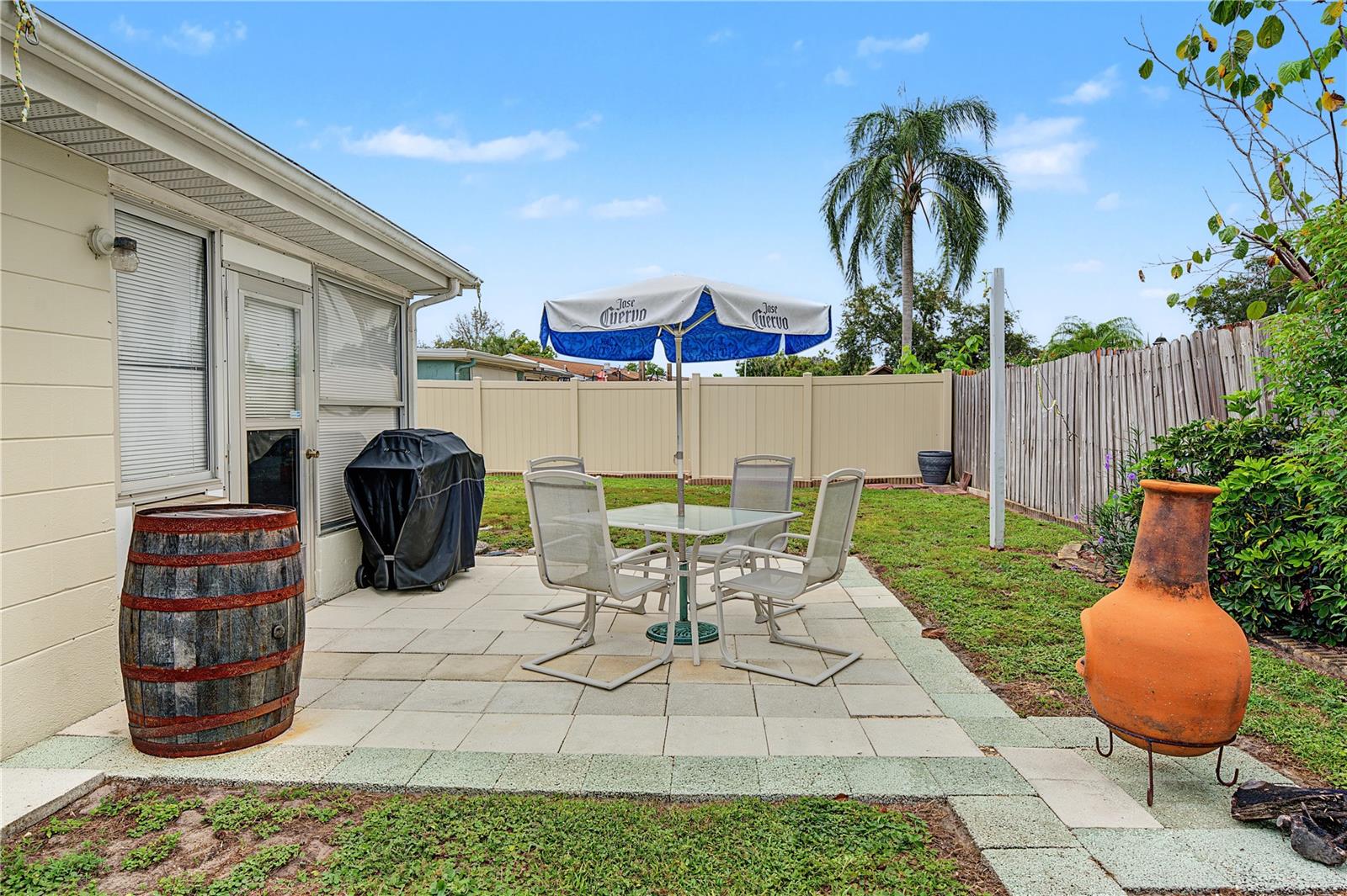 7512 HOLLY LAKE LN — photo 25