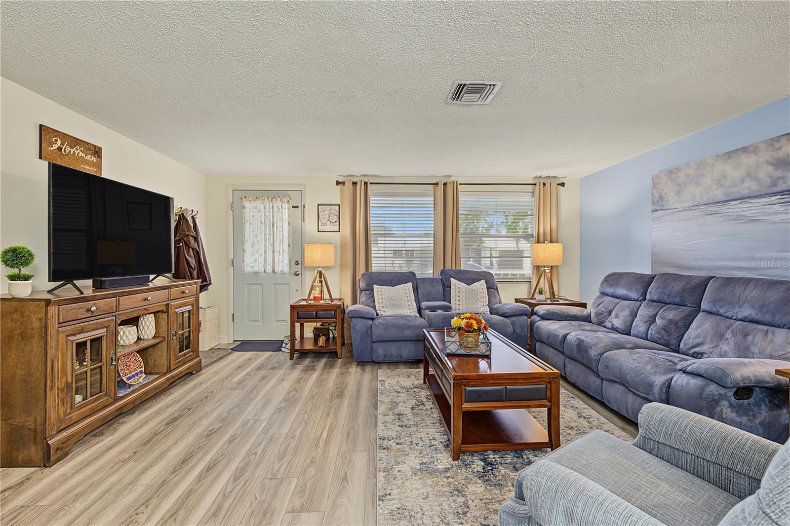 7512 HOLLY LAKE LN — photo 3