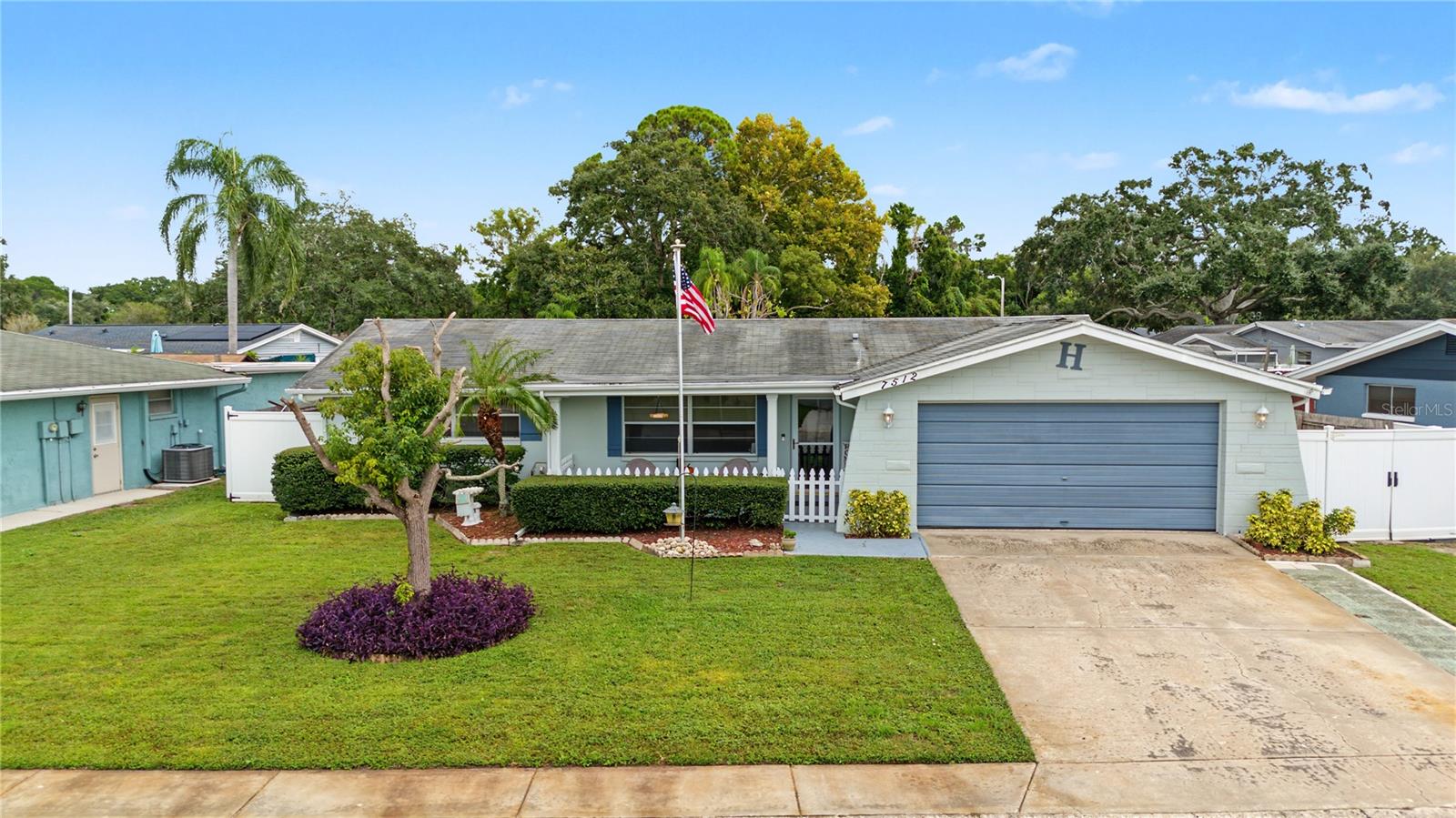 7512 HOLLY LAKE LN — photo 31