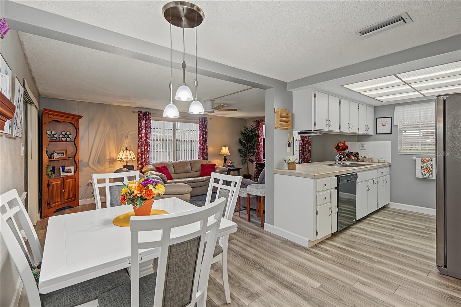 7512 HOLLY LAKE LN — photo 13