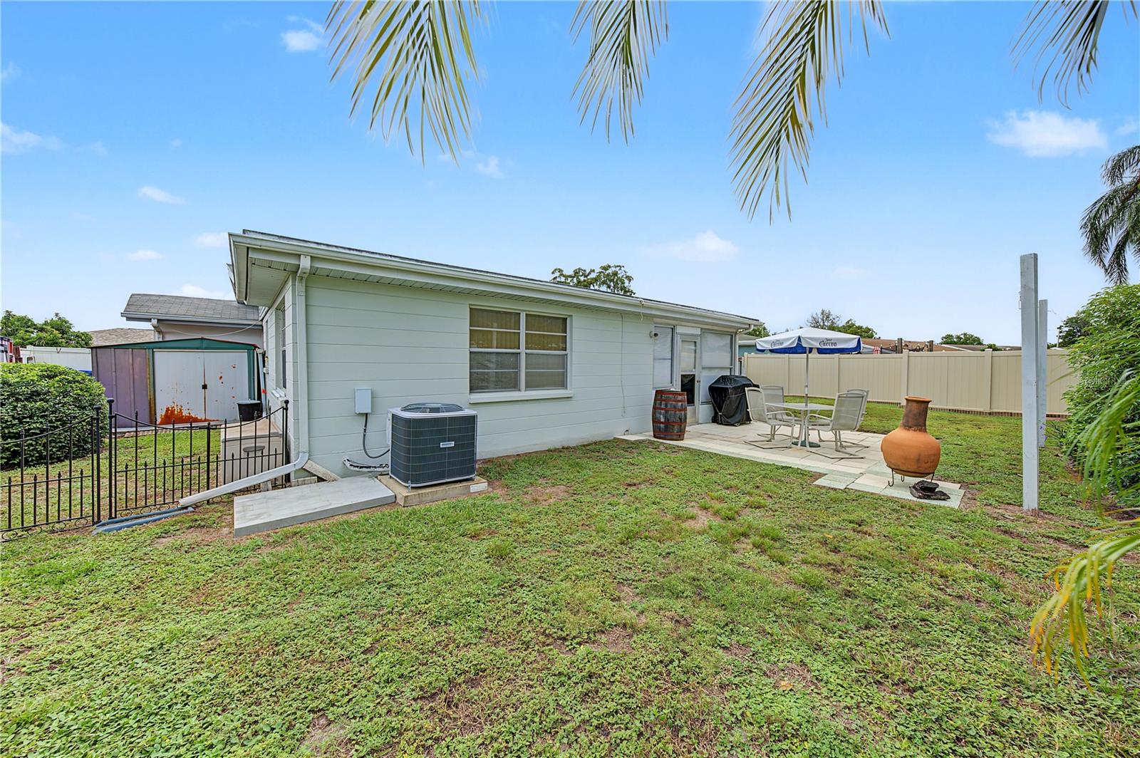 7512 HOLLY LAKE LN — photo 28