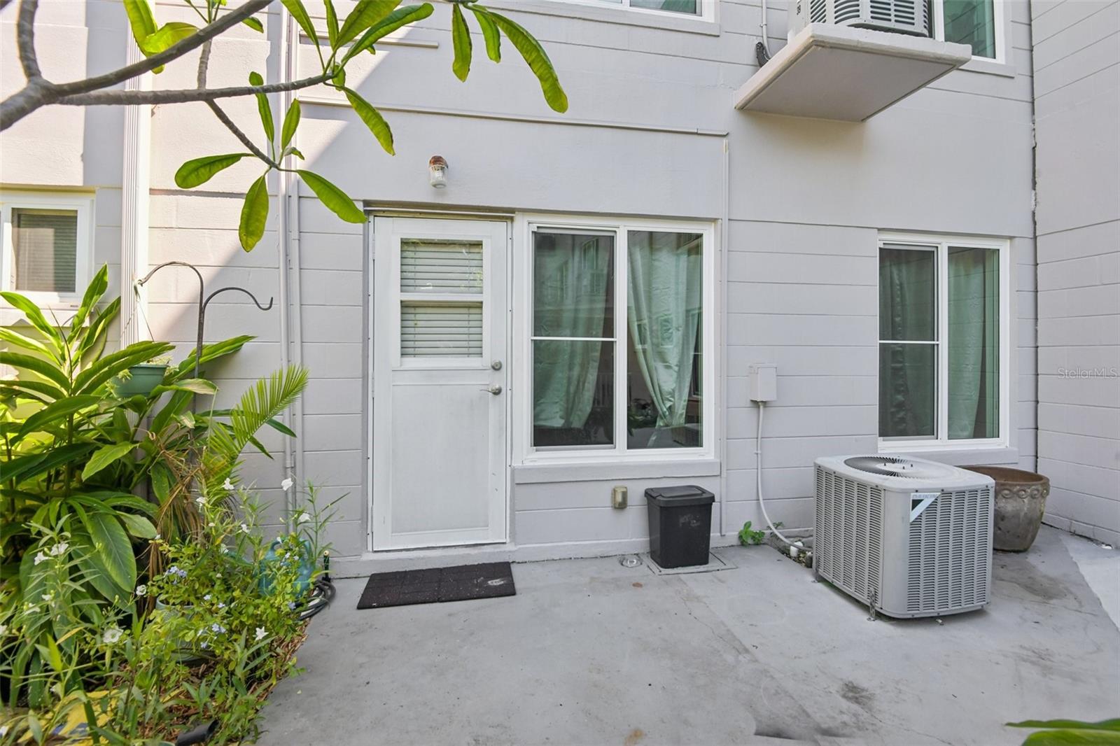 2461 RHODESIAN DR #15 — photo 22