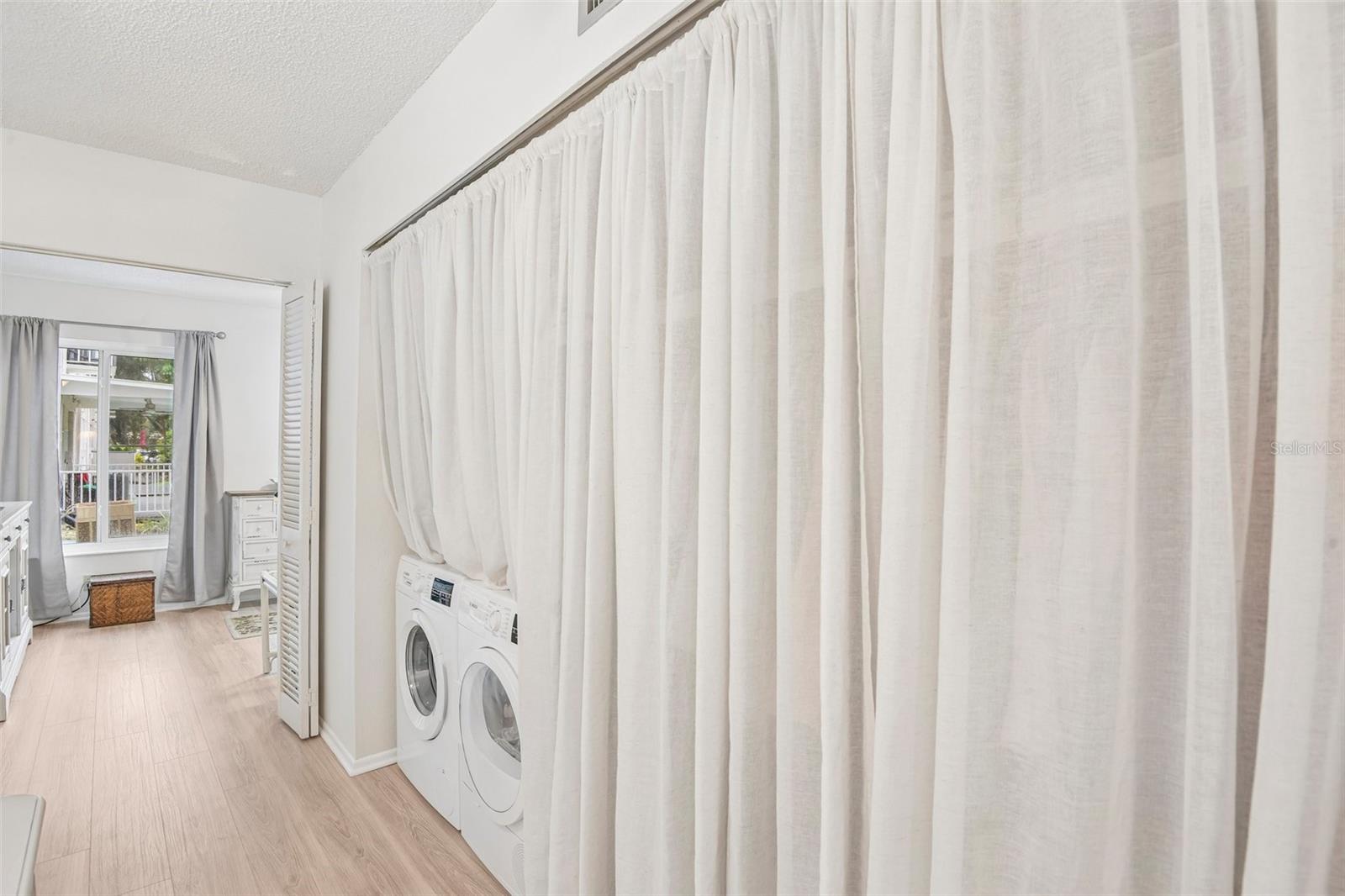 2461 RHODESIAN DR #15 — photo 17
