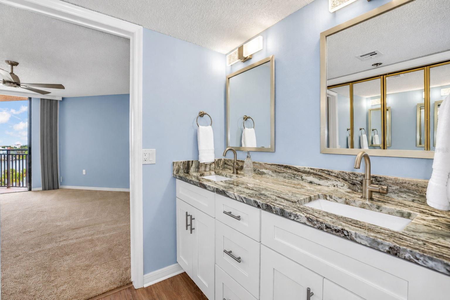 690 ISLAND WAY #606 — photo 4