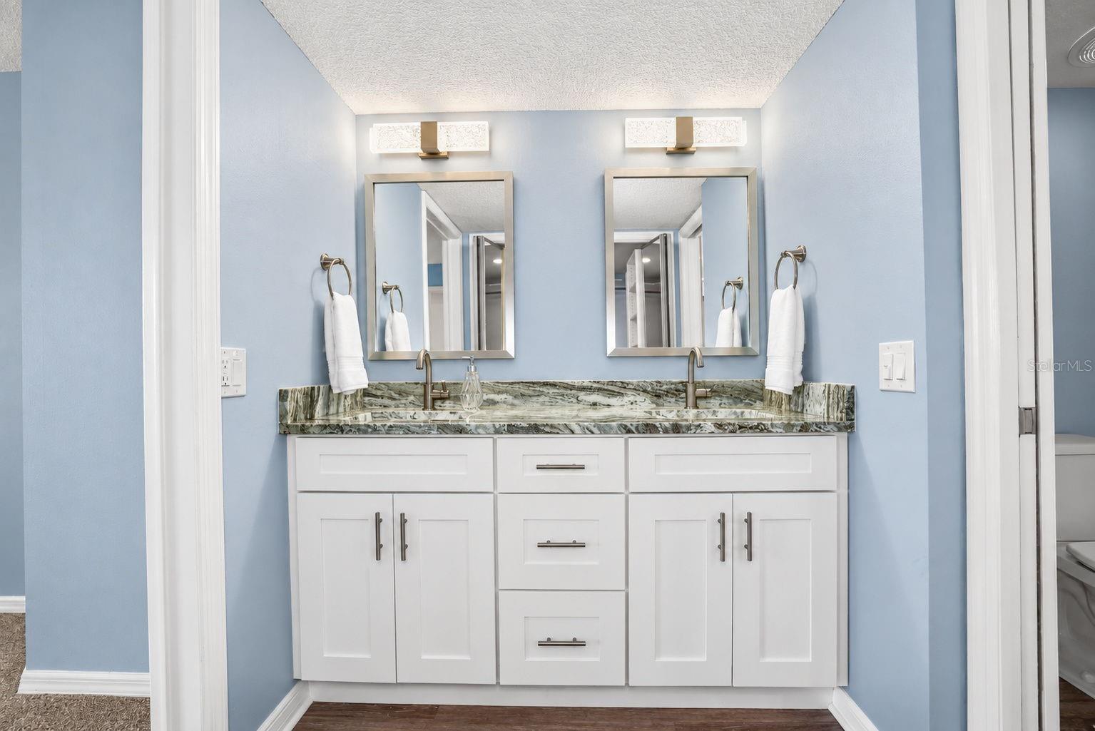 690 ISLAND WAY #606 — photo 34