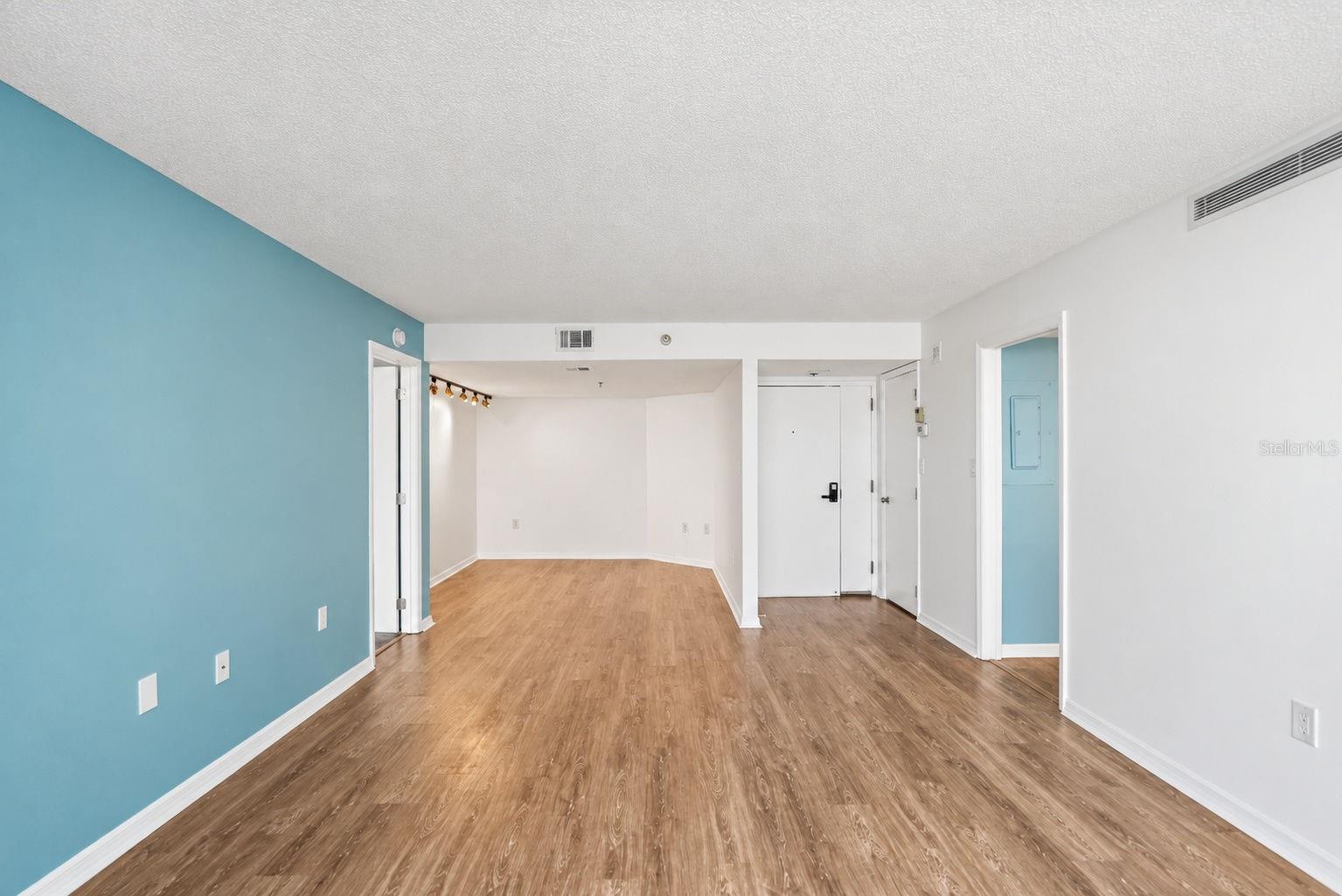 690 ISLAND WAY #606 — photo 12