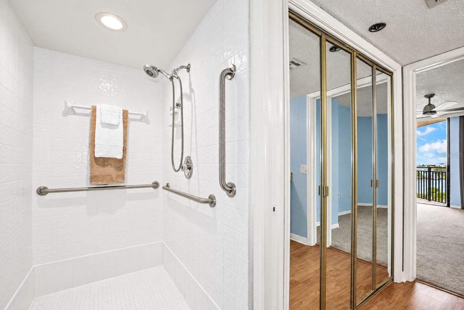 690 ISLAND WAY #606 — photo 35