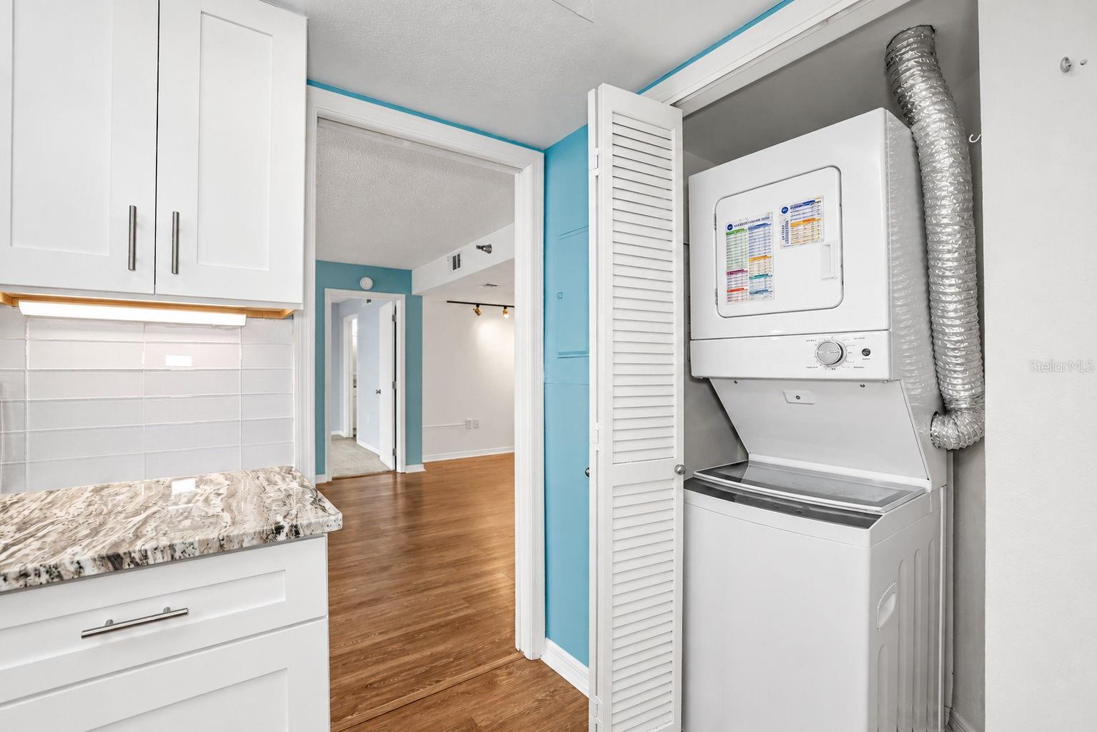 690 ISLAND WAY #606 — photo 9