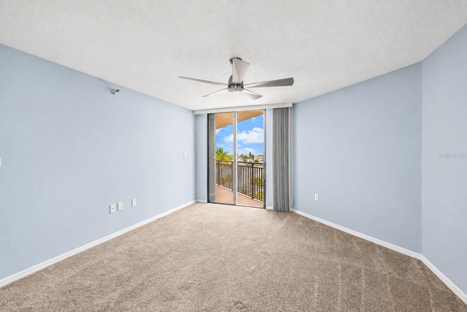 690 ISLAND WAY #606 — photo 25