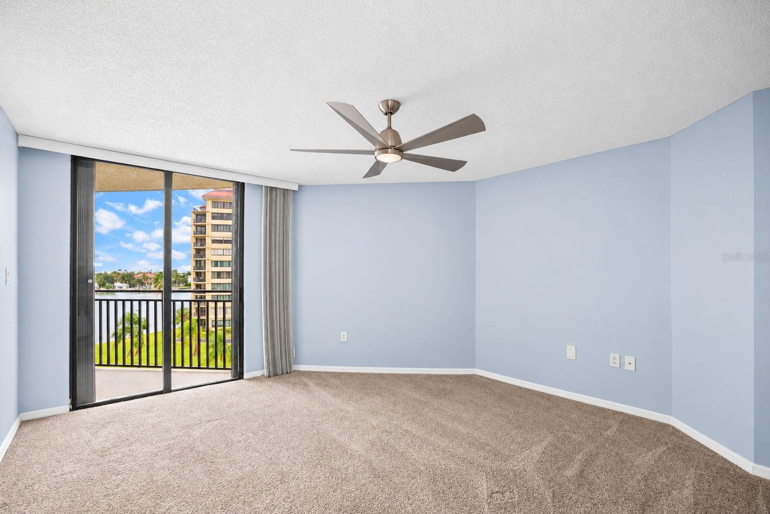 690 ISLAND WAY #606 — photo 26