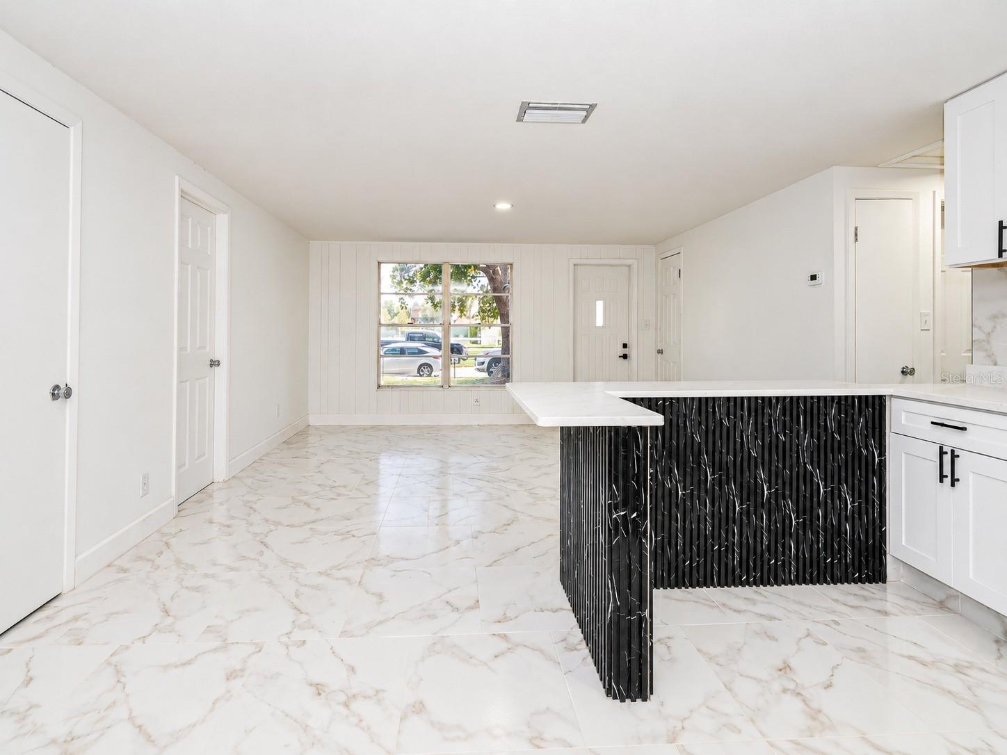 4408 W ELM ST — photo 8