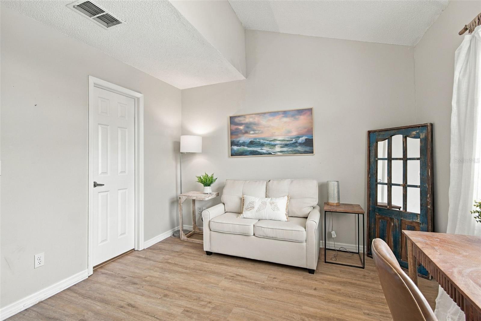 405 MADEIRA CIR — photo 22