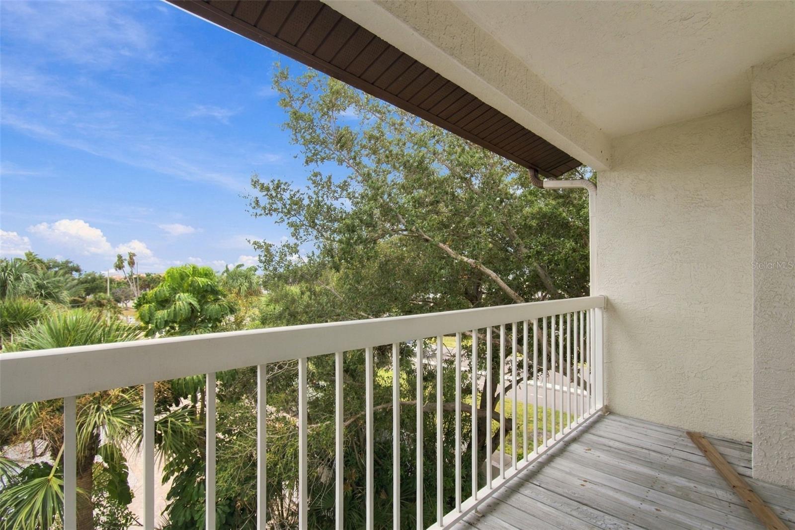 405 MADEIRA CIR — photo 27